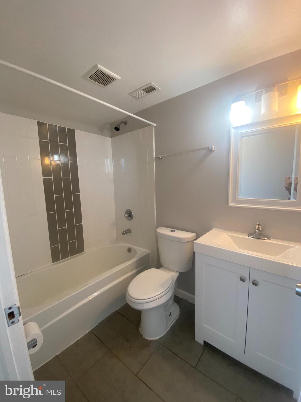 POPLAR - Residential Lease