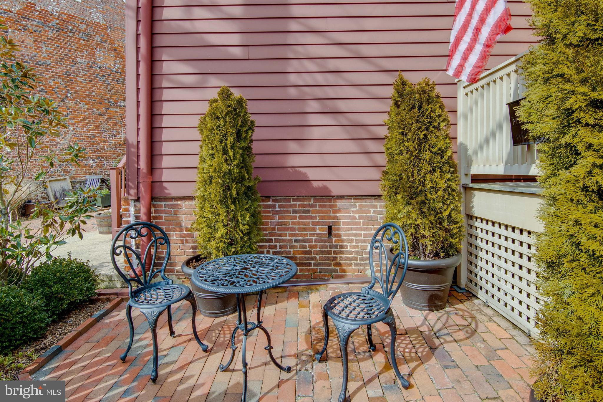 HISTORIC DISTRICT - Residential