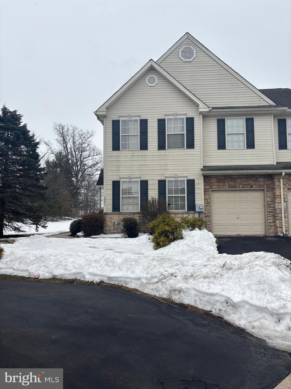 Photo of 1901 Royal Court, ROYERSFORD, PA 19468 (MLS # PAMC2168006)