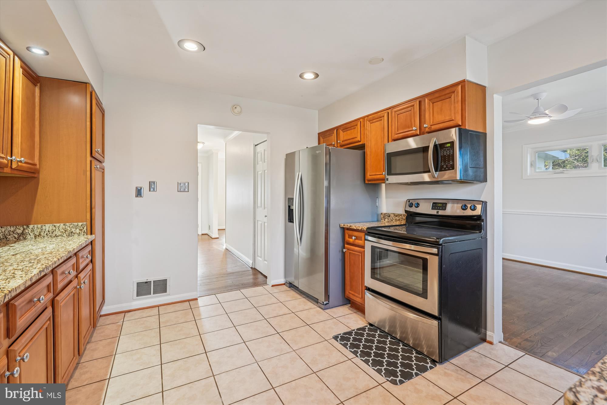 SPRINGBROOK MANOR - Residential