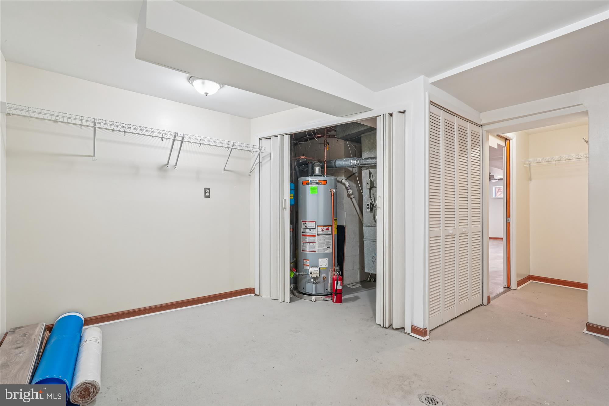 SPRINGBROOK MANOR - Residential