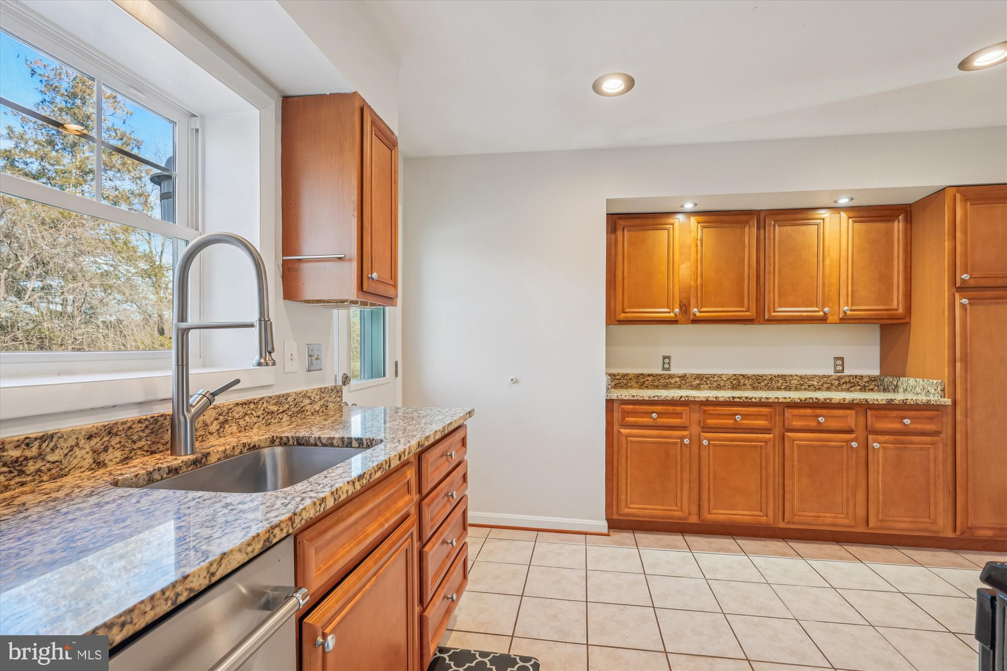 SPRINGBROOK MANOR - Residential