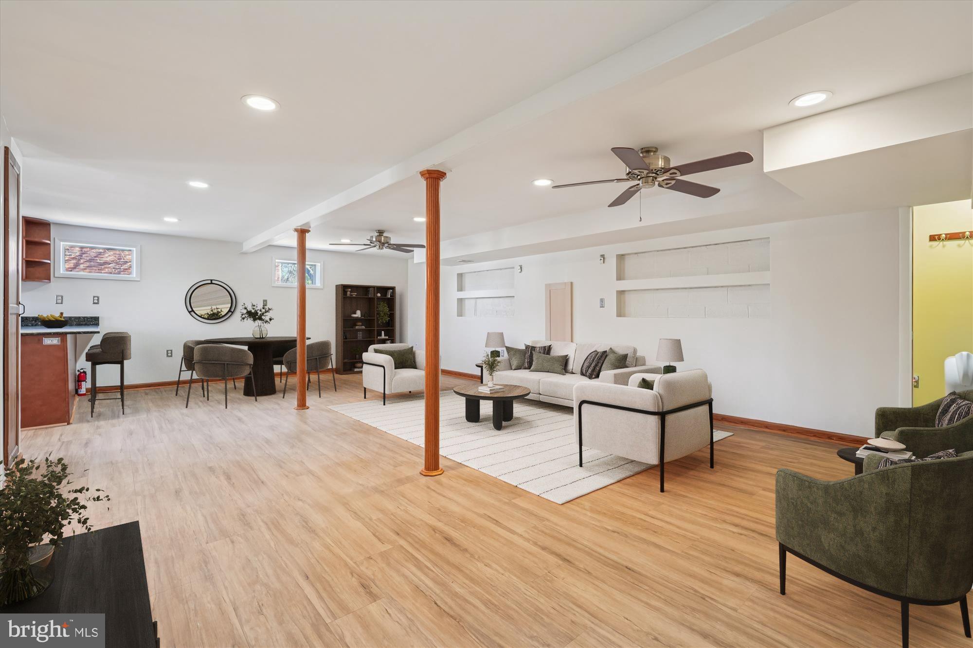 SPRINGBROOK MANOR - Residential