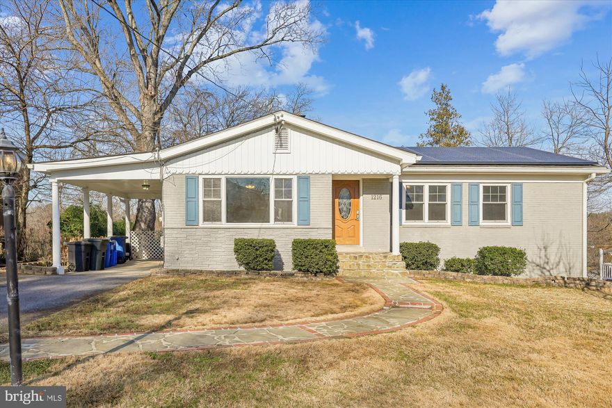 Welcome to this beautiful four-bedroom home with an office and four full bathrooms, situated on a spacious lot. The home has been freshly painted throughout, creating a bright and move-in-ready feel.

The upper level features a sun-filled living room, a separate dining room, and an updated kitchen, along with three bedrooms and walkout access to a large deck overlooking a landscaped, fully fenced backyard.

The lower level is ideal for an in-law suite, au pair, or private apartment and includes a second kitchen, a generous living and dining area, a primary bedroom with an en-suite bathroom, an additional full bathroom with laundry, an office, and walkout access to the backyard.

Conveniently located near multiple commuter routes. Don’t miss this opportunity. Schedule your showing today.

We will also be having neighbors’ taco truck open house on January 17th from 1:00 to 4:00 PM, and a regular open house on January 18th from 2:00 to 4:00 PM.