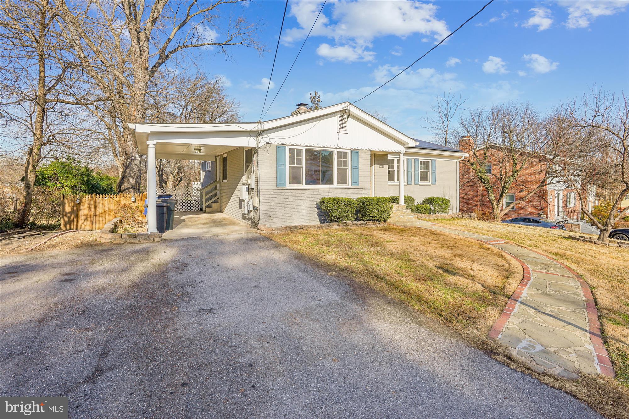 SPRINGBROOK MANOR - Residential