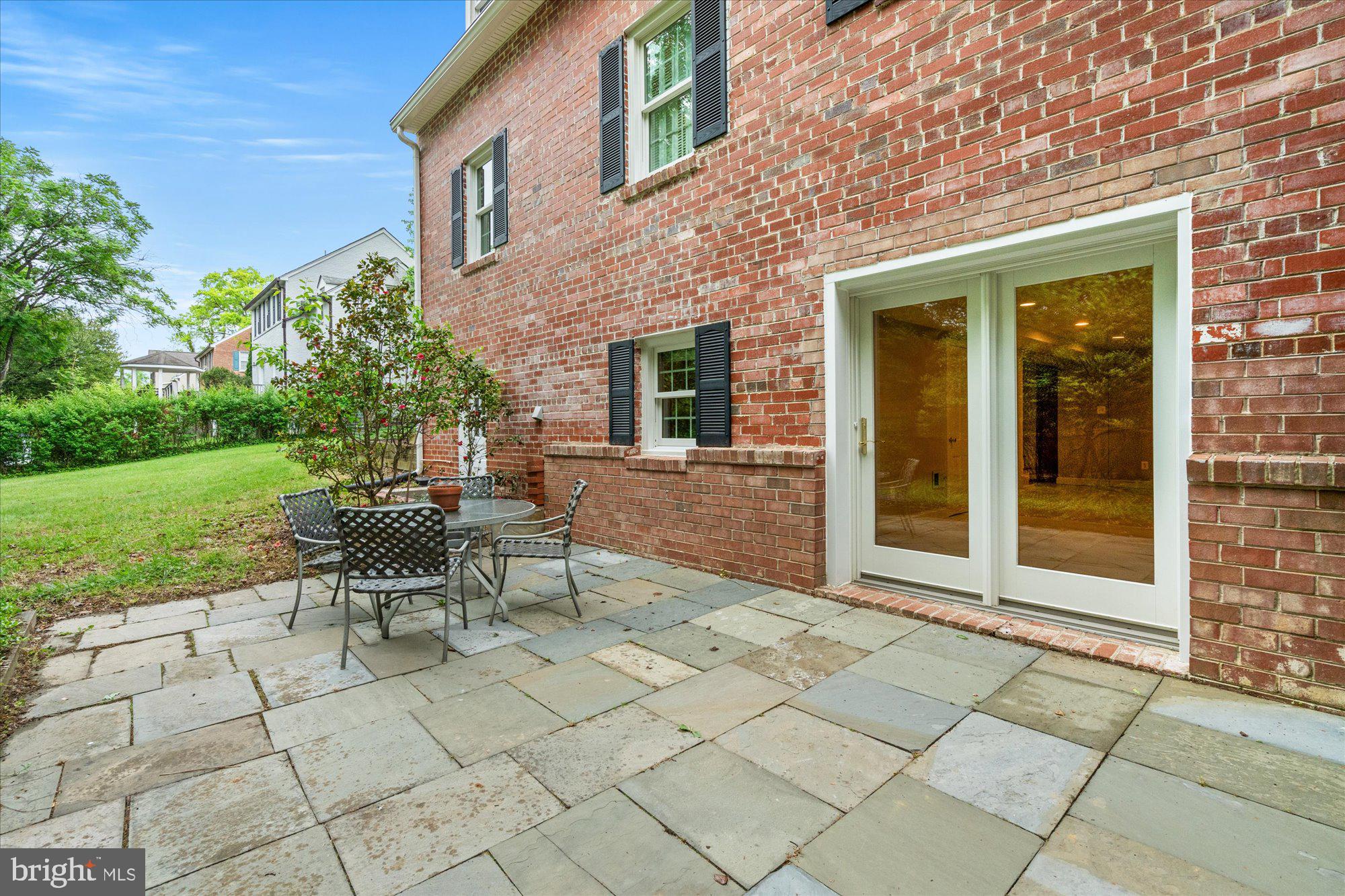 BRADLEY HILLS - Residential