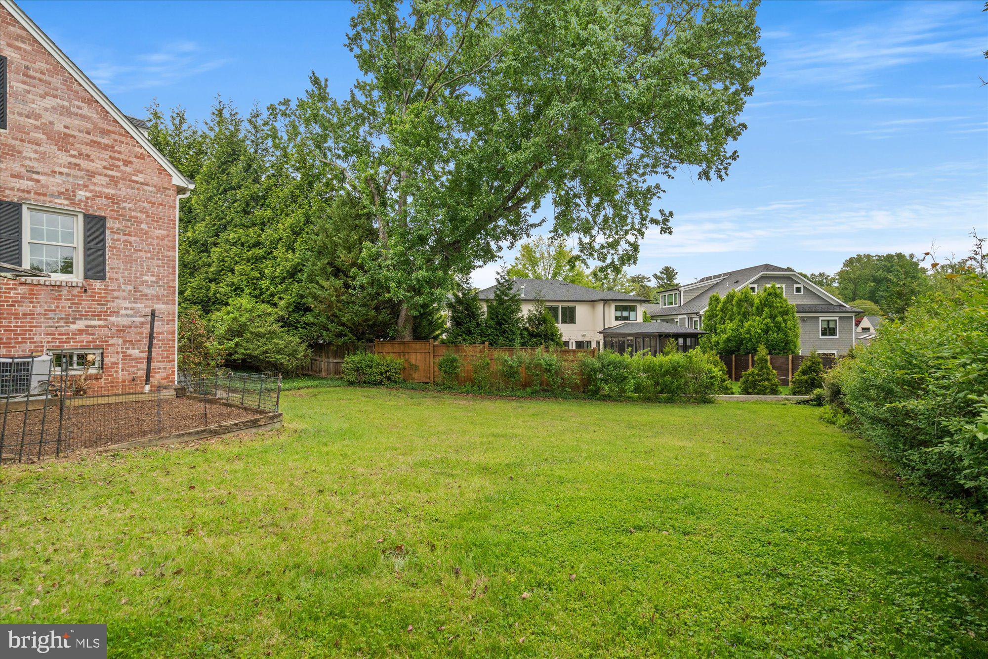 BRADLEY HILLS - Residential