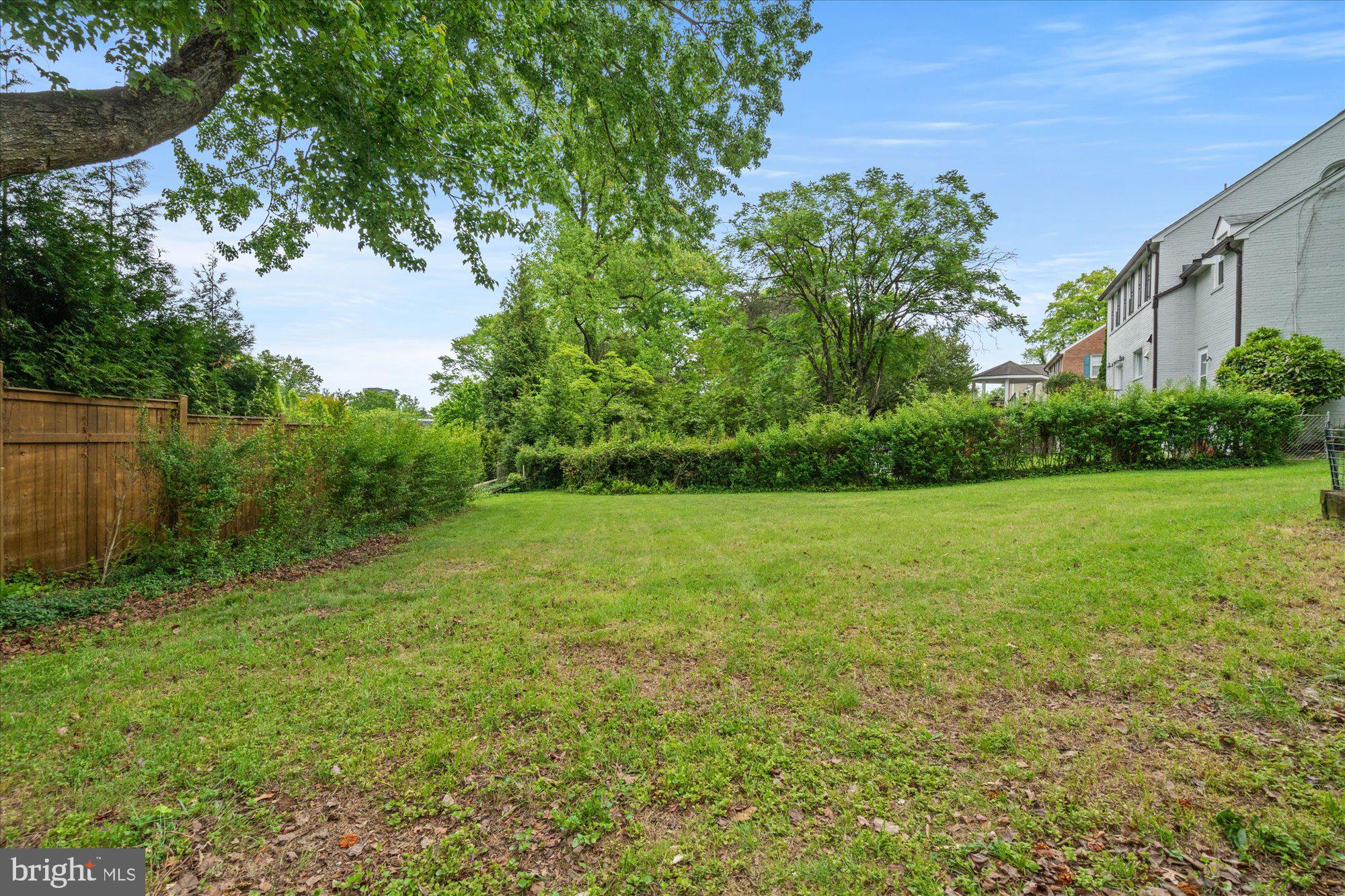 BRADLEY HILLS - Residential