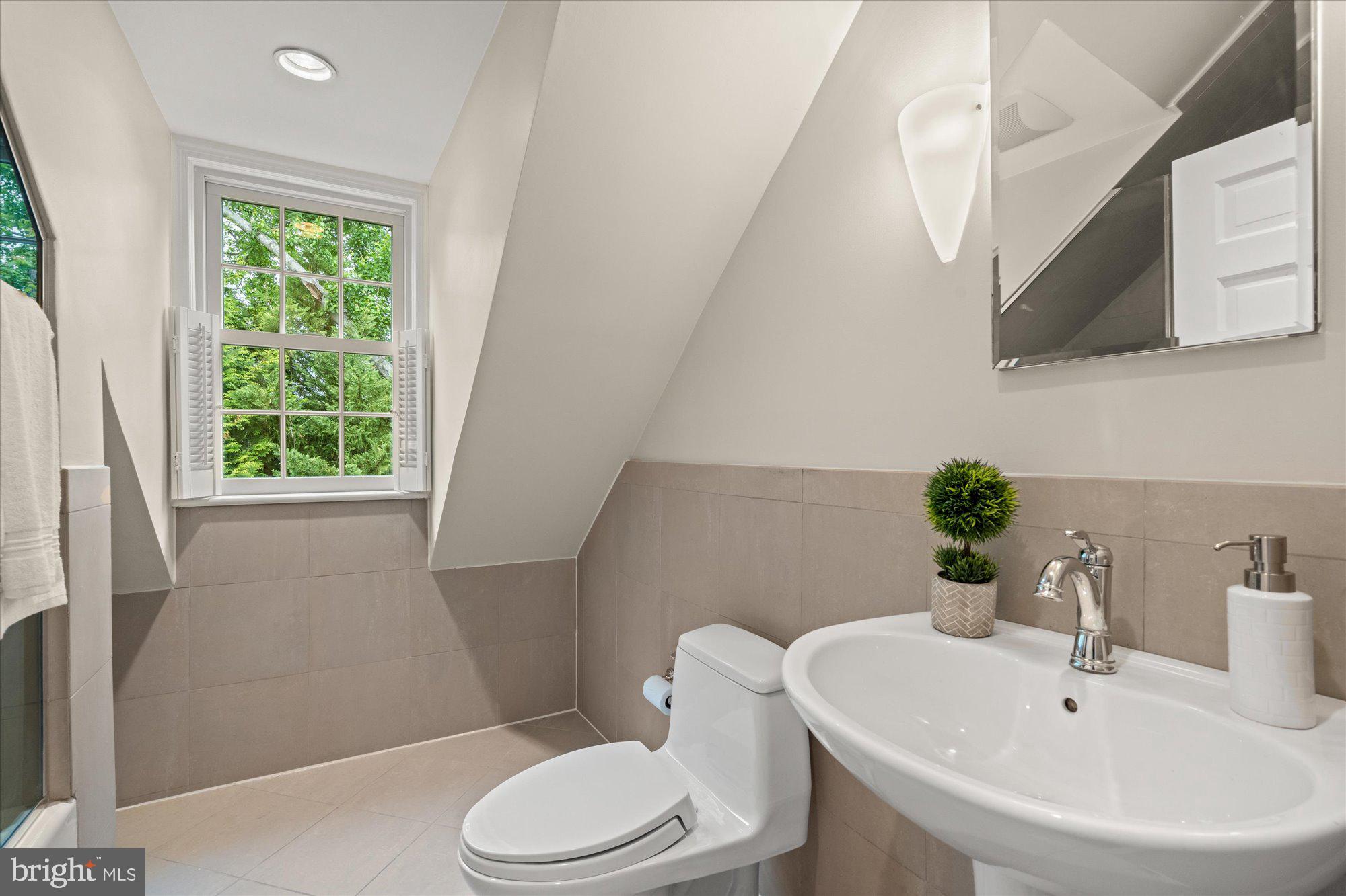 BRADLEY HILLS - Residential