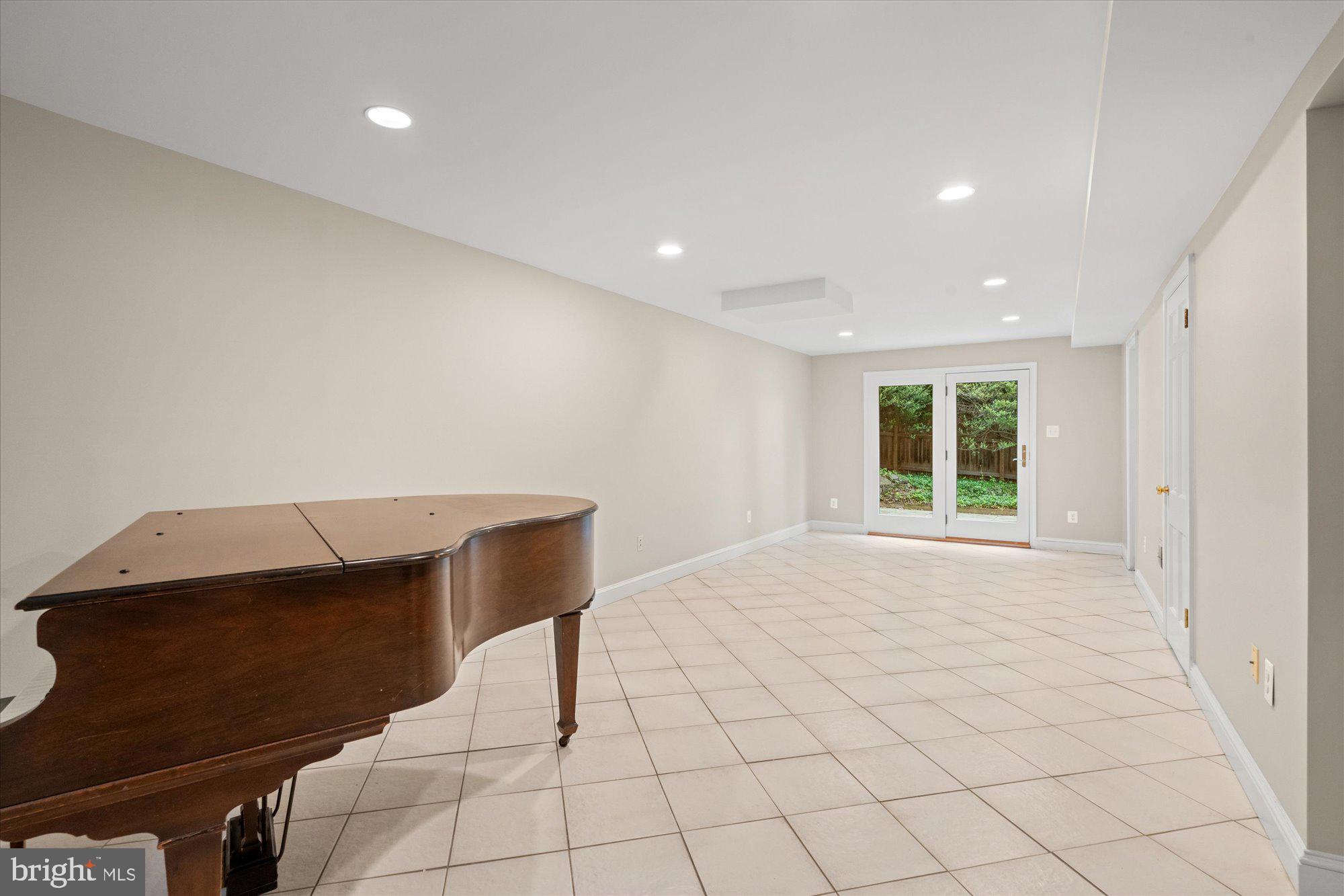 BRADLEY HILLS - Residential