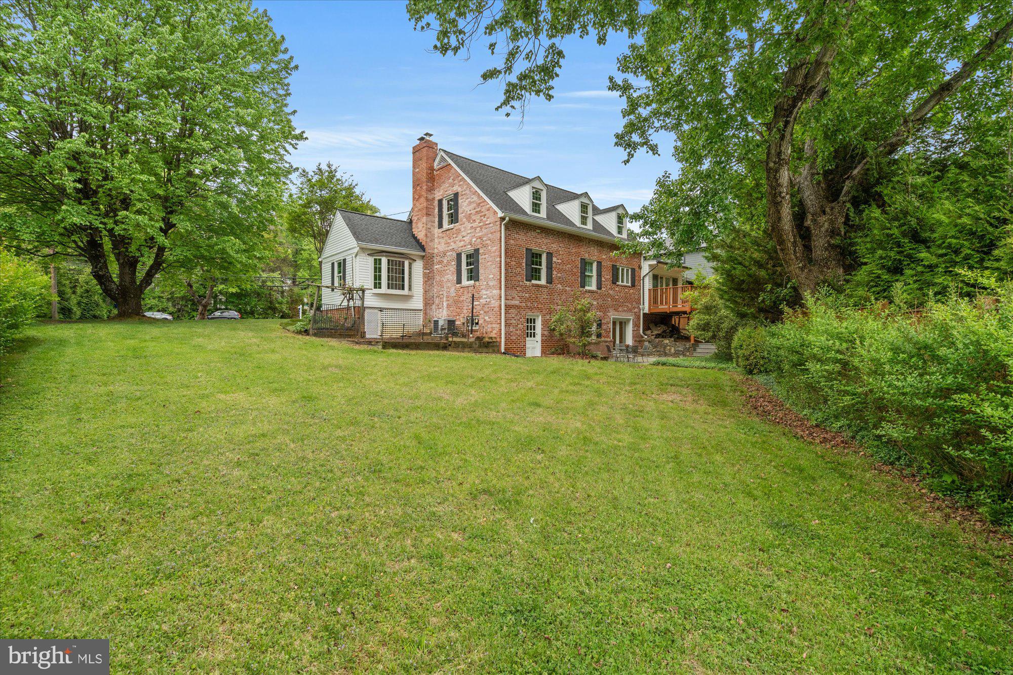 BRADLEY HILLS - Residential