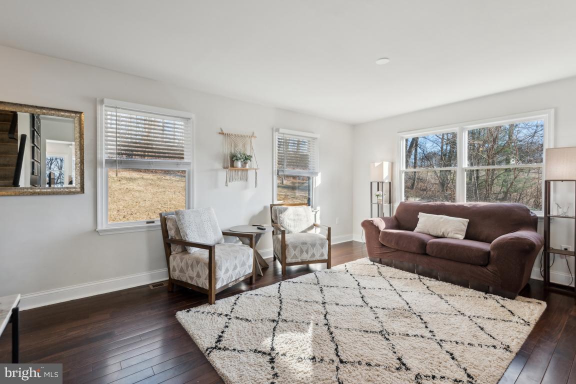 FROCKS SHADY HILL - Residential