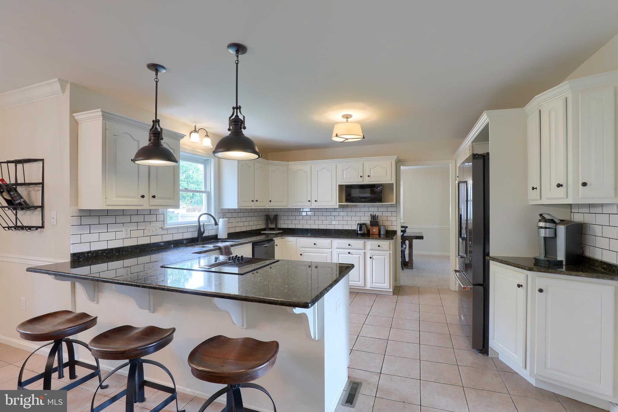 LEOLA WEST - Residential