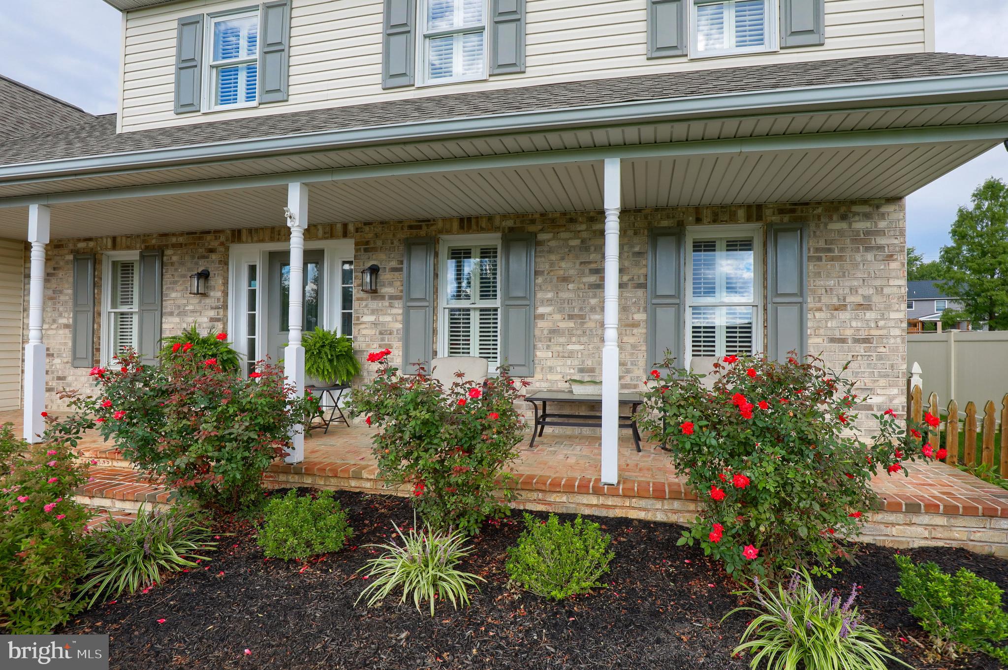 LEOLA WEST - Residential