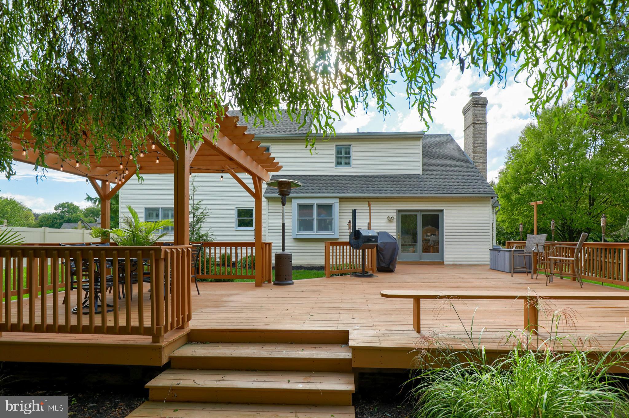 LEOLA WEST - Residential