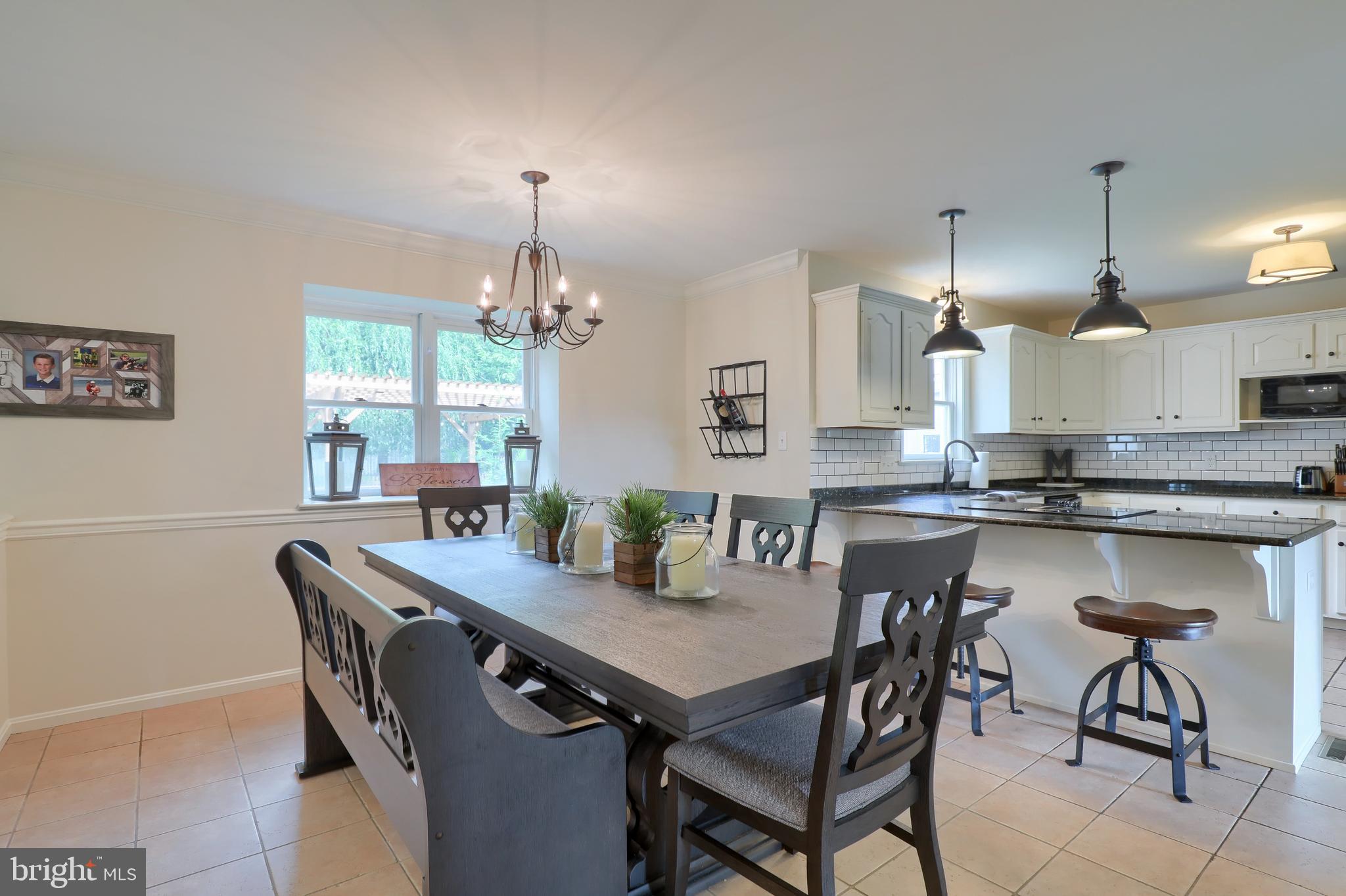 LEOLA WEST - Residential