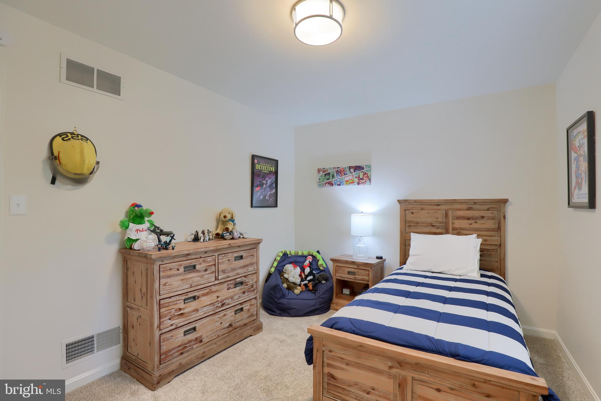 LEOLA WEST - Residential