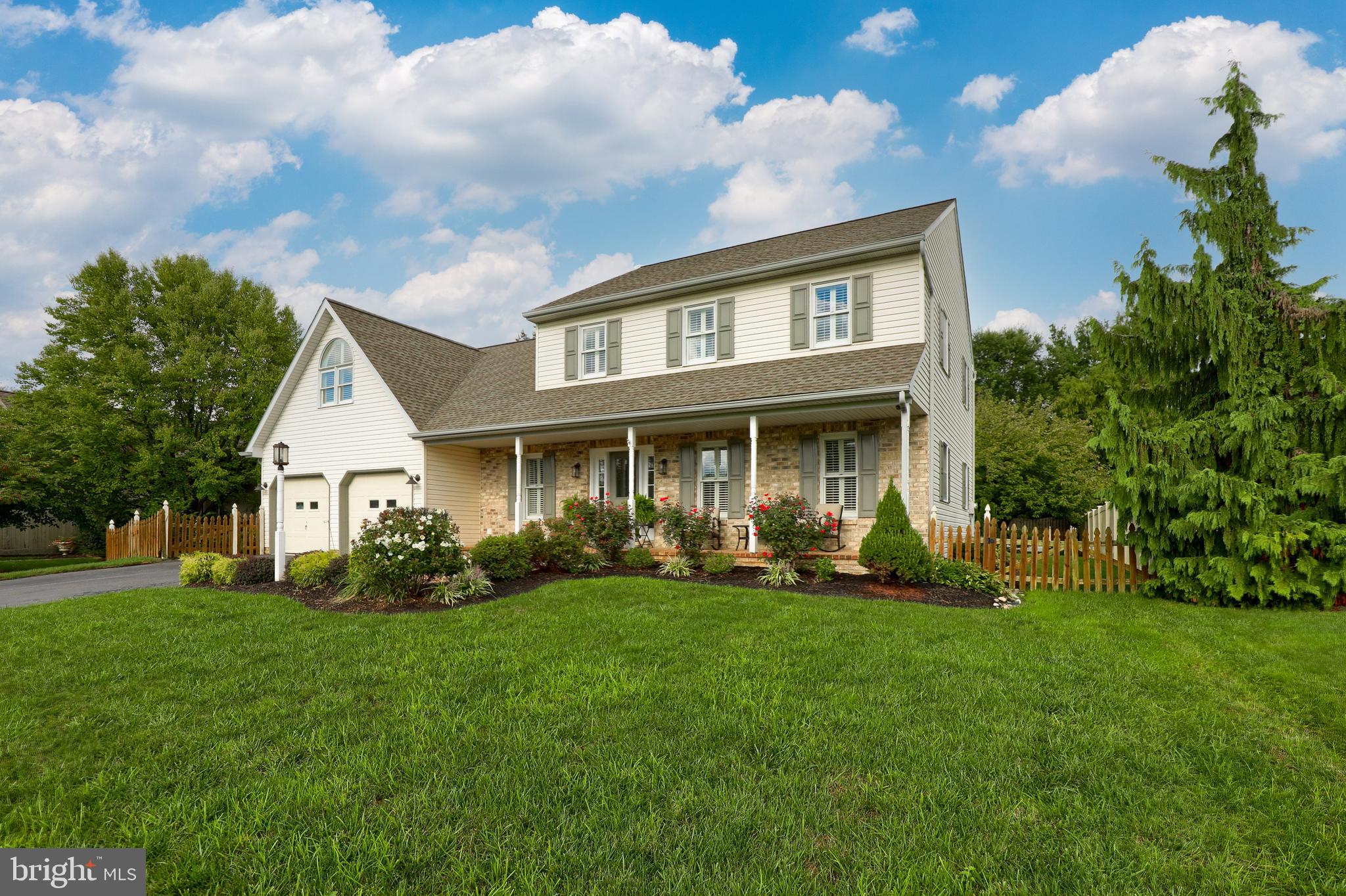 LEOLA WEST - Residential