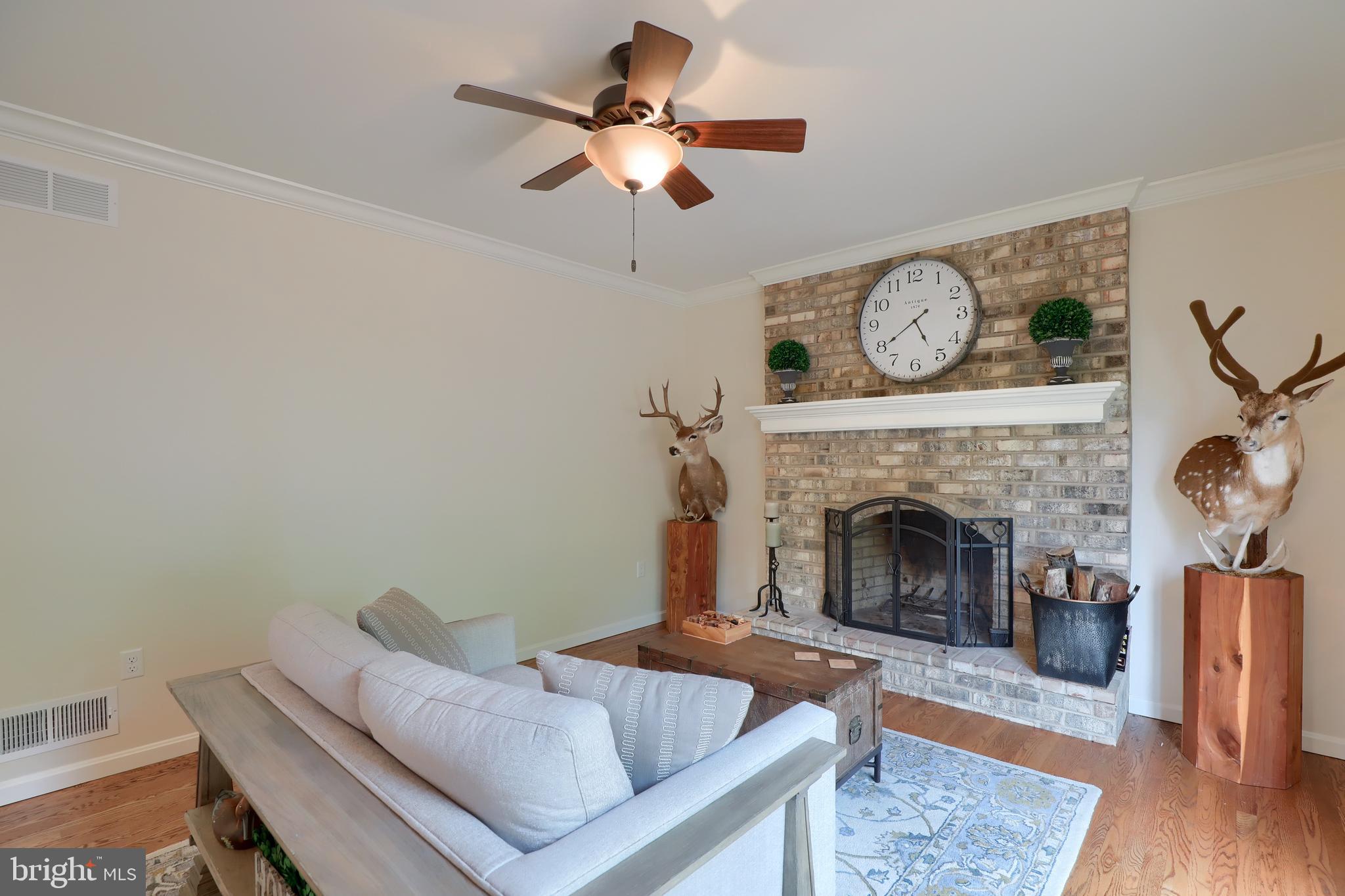 LEOLA WEST - Residential