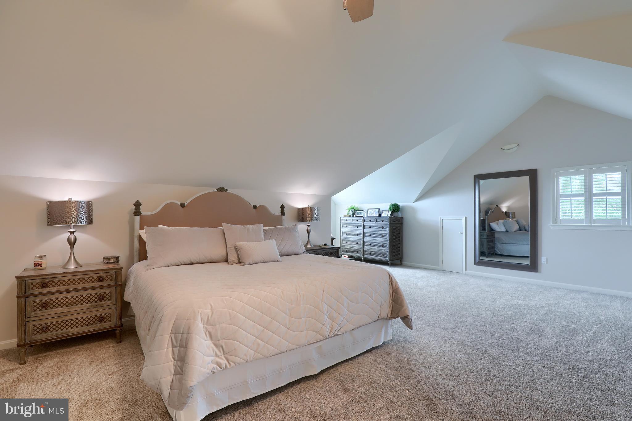 LEOLA WEST - Residential