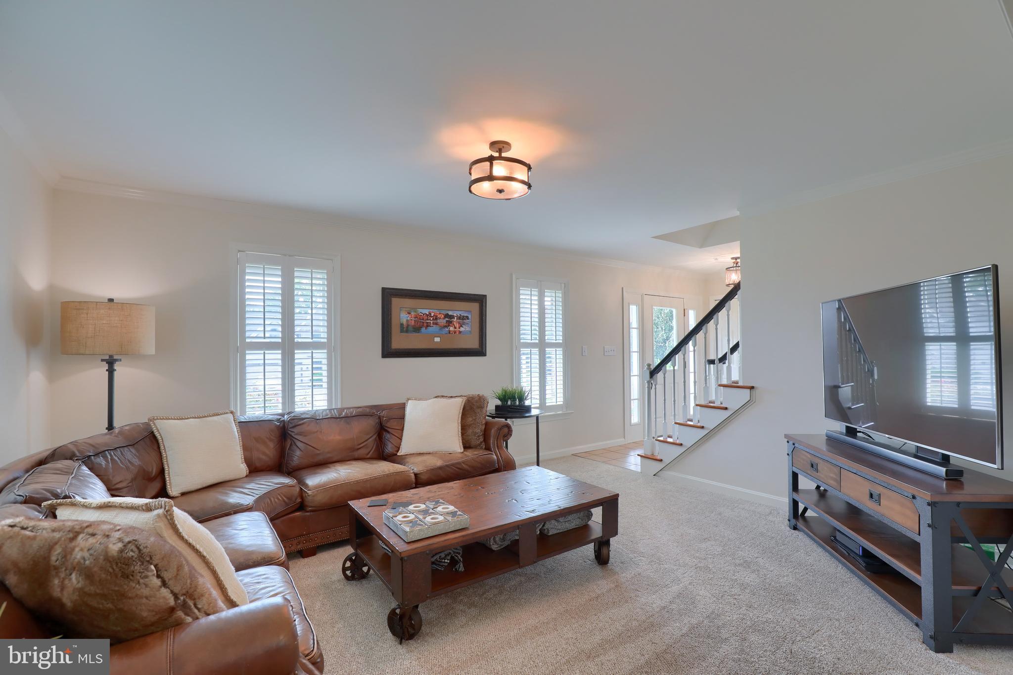 LEOLA WEST - Residential