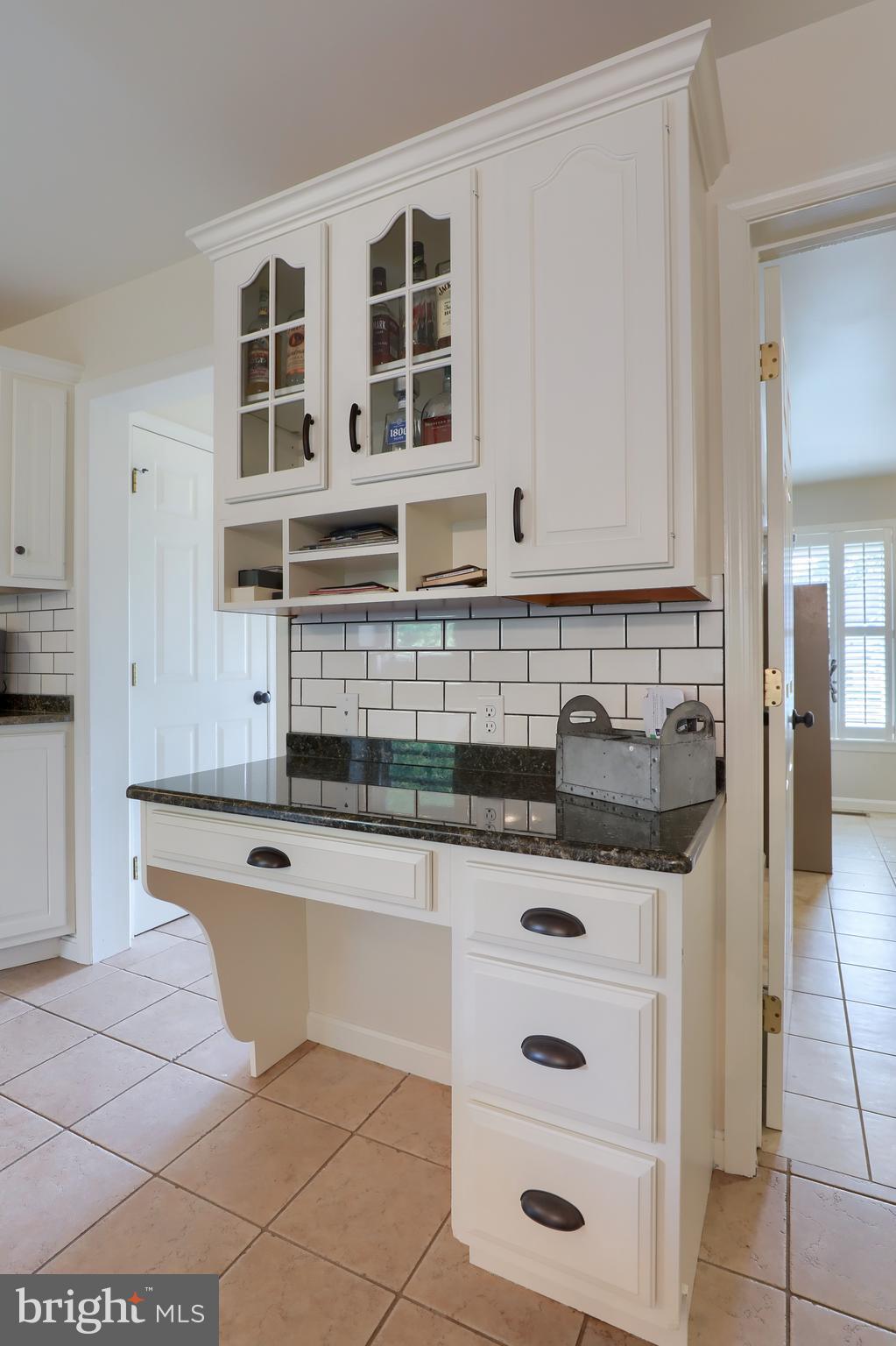 LEOLA WEST - Residential