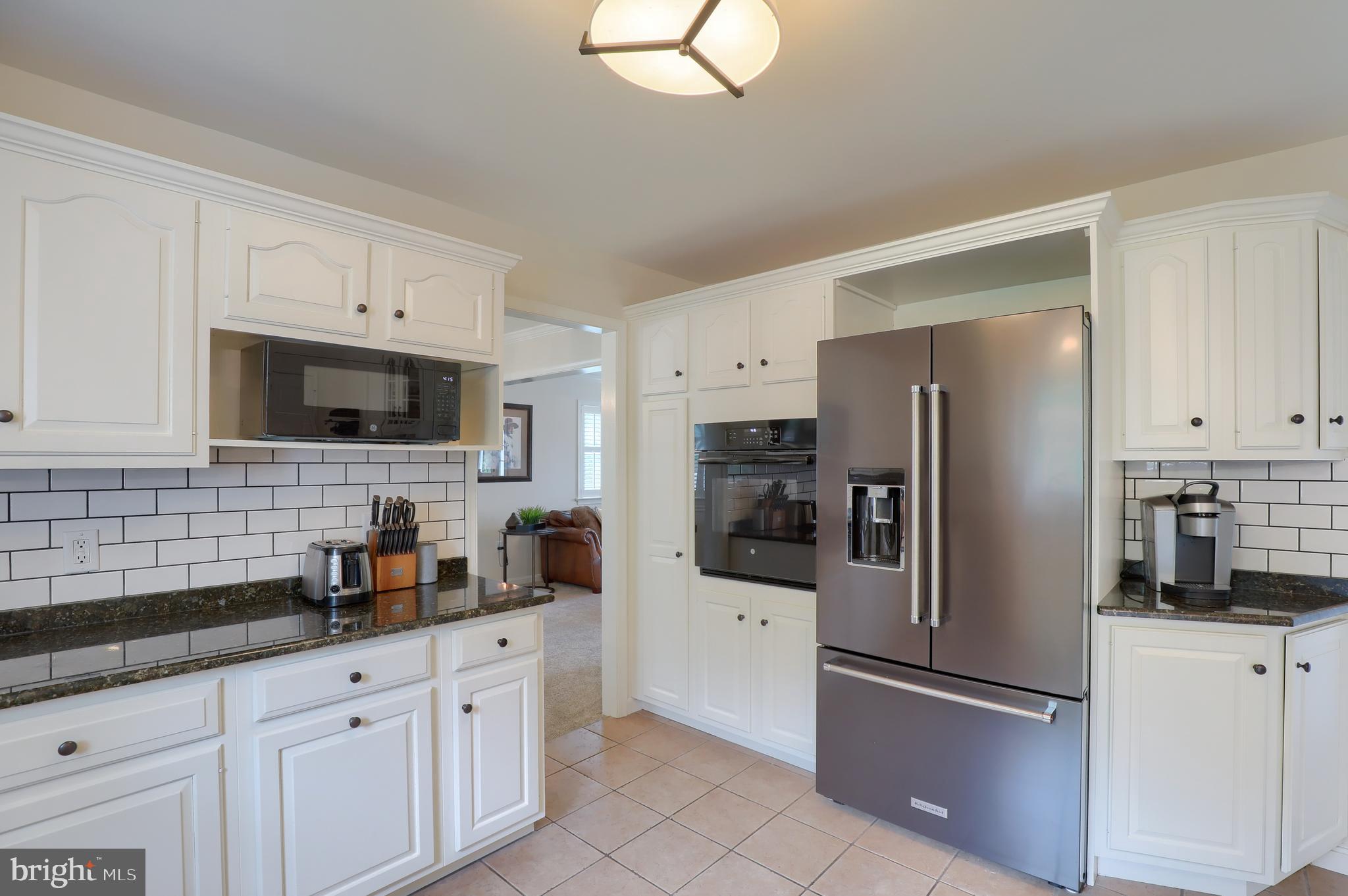 LEOLA WEST - Residential