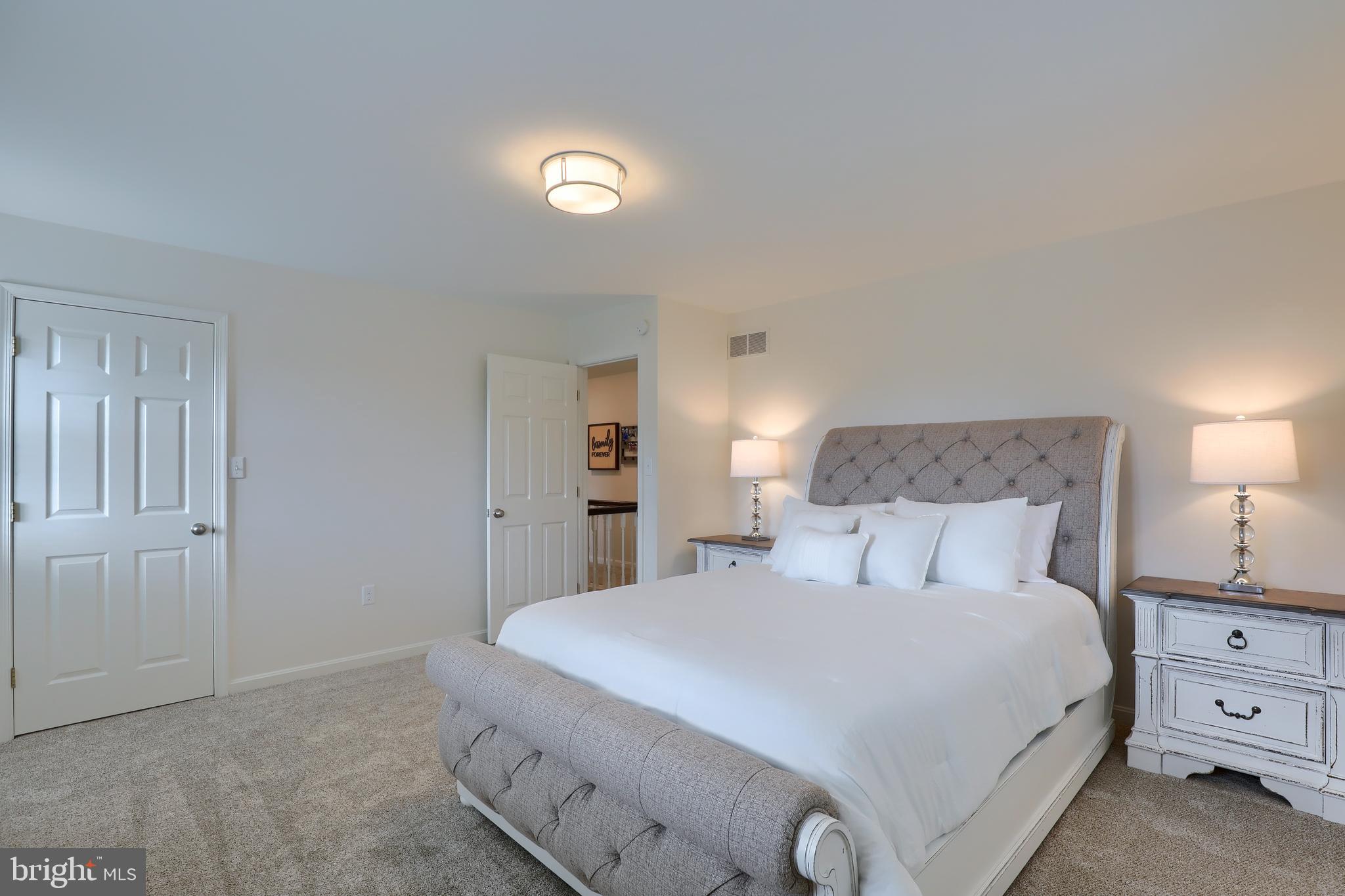 LEOLA WEST - Residential