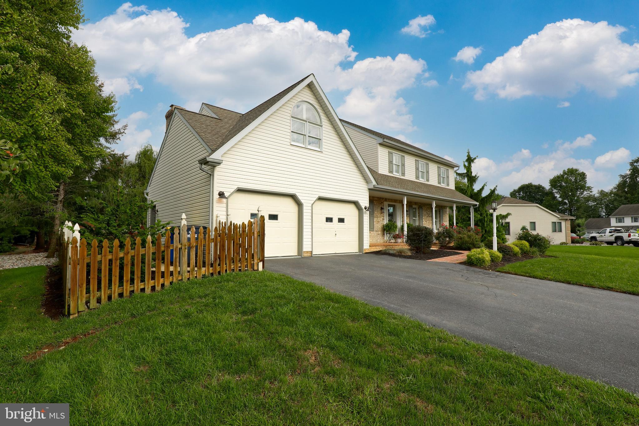 LEOLA WEST - Residential