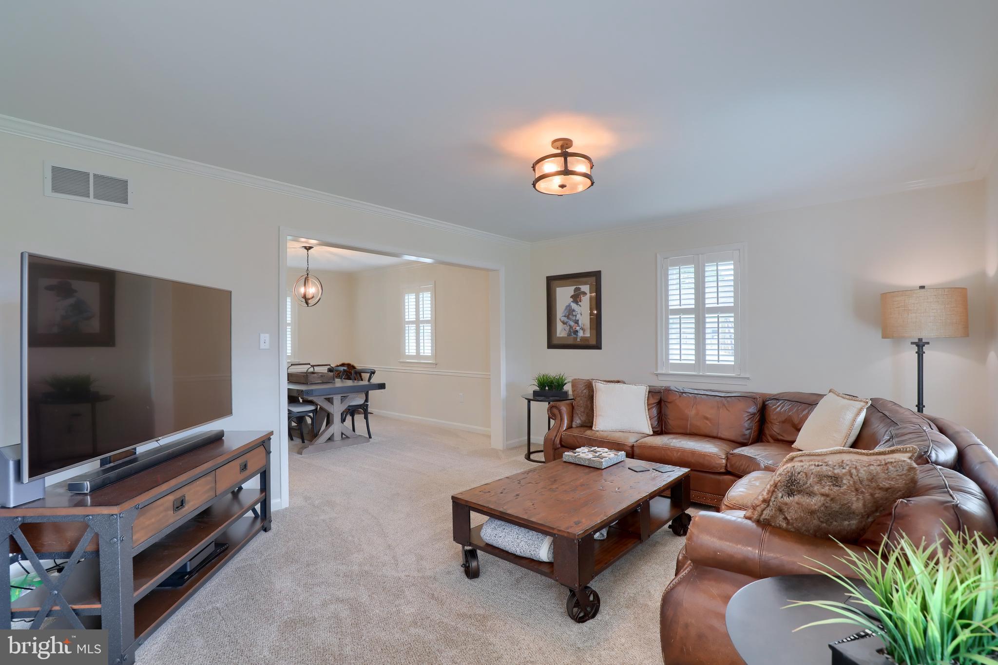 LEOLA WEST - Residential