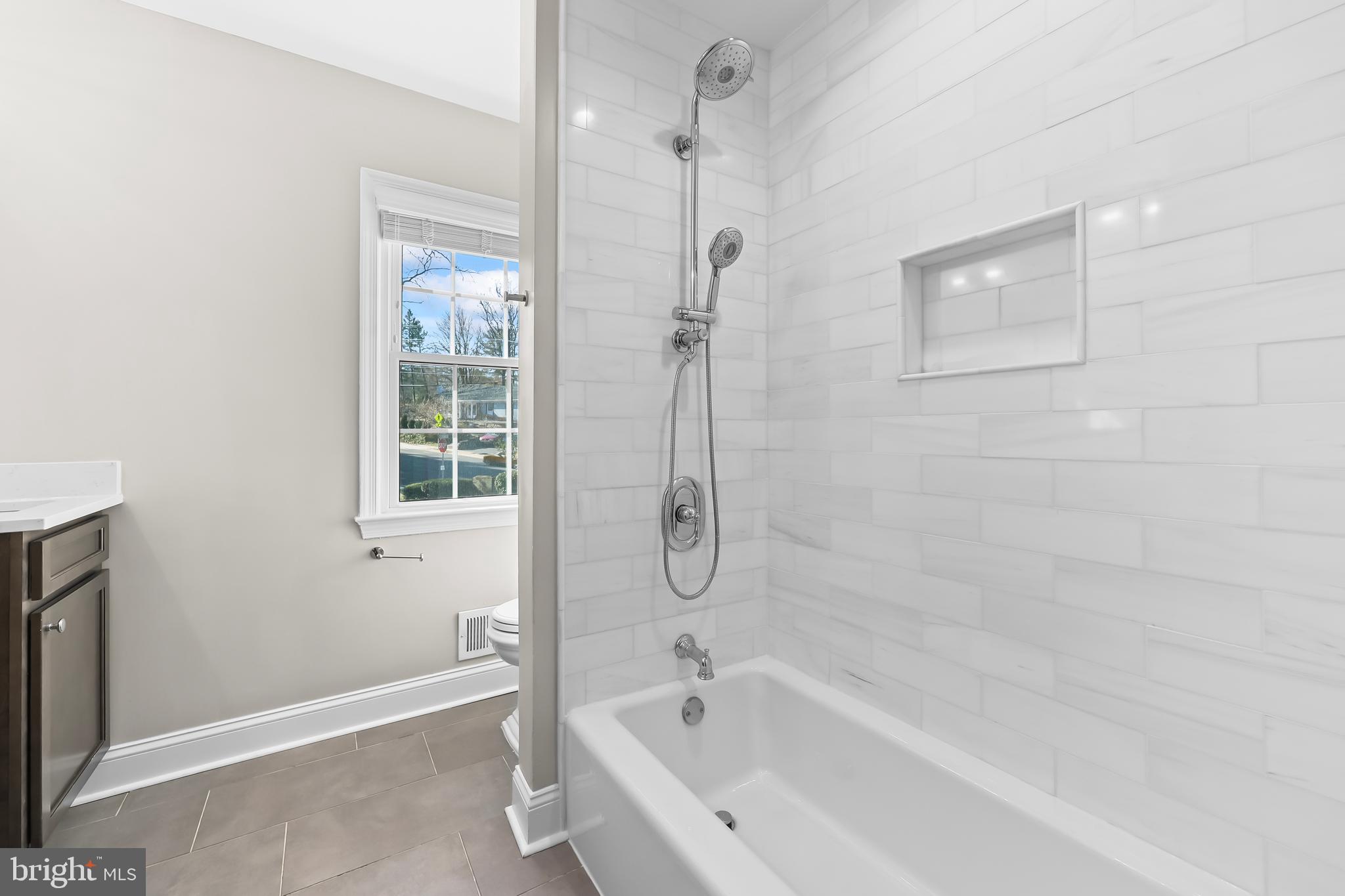 BARCROFT WOODS - Residential