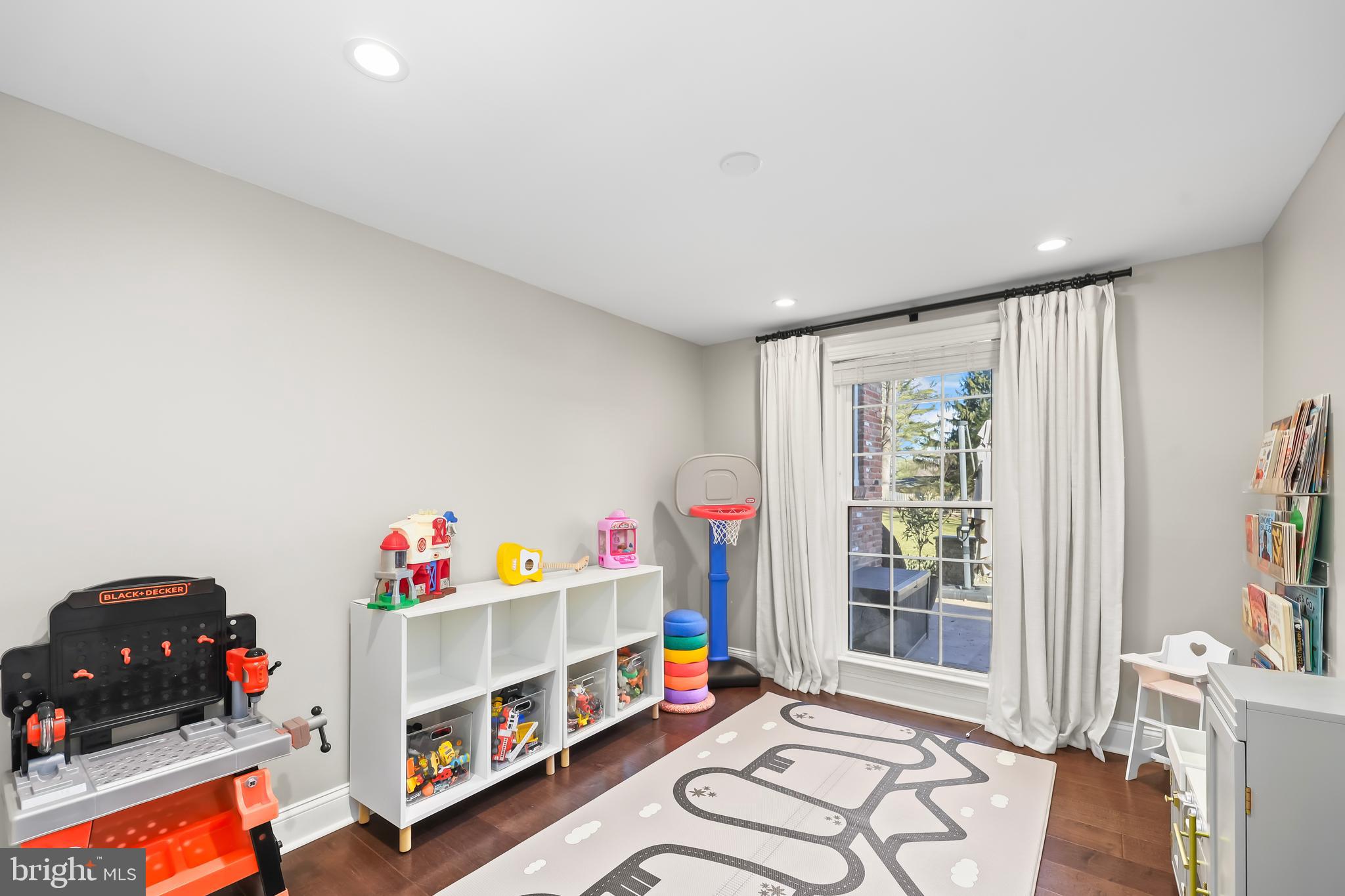 BARCROFT WOODS - Residential