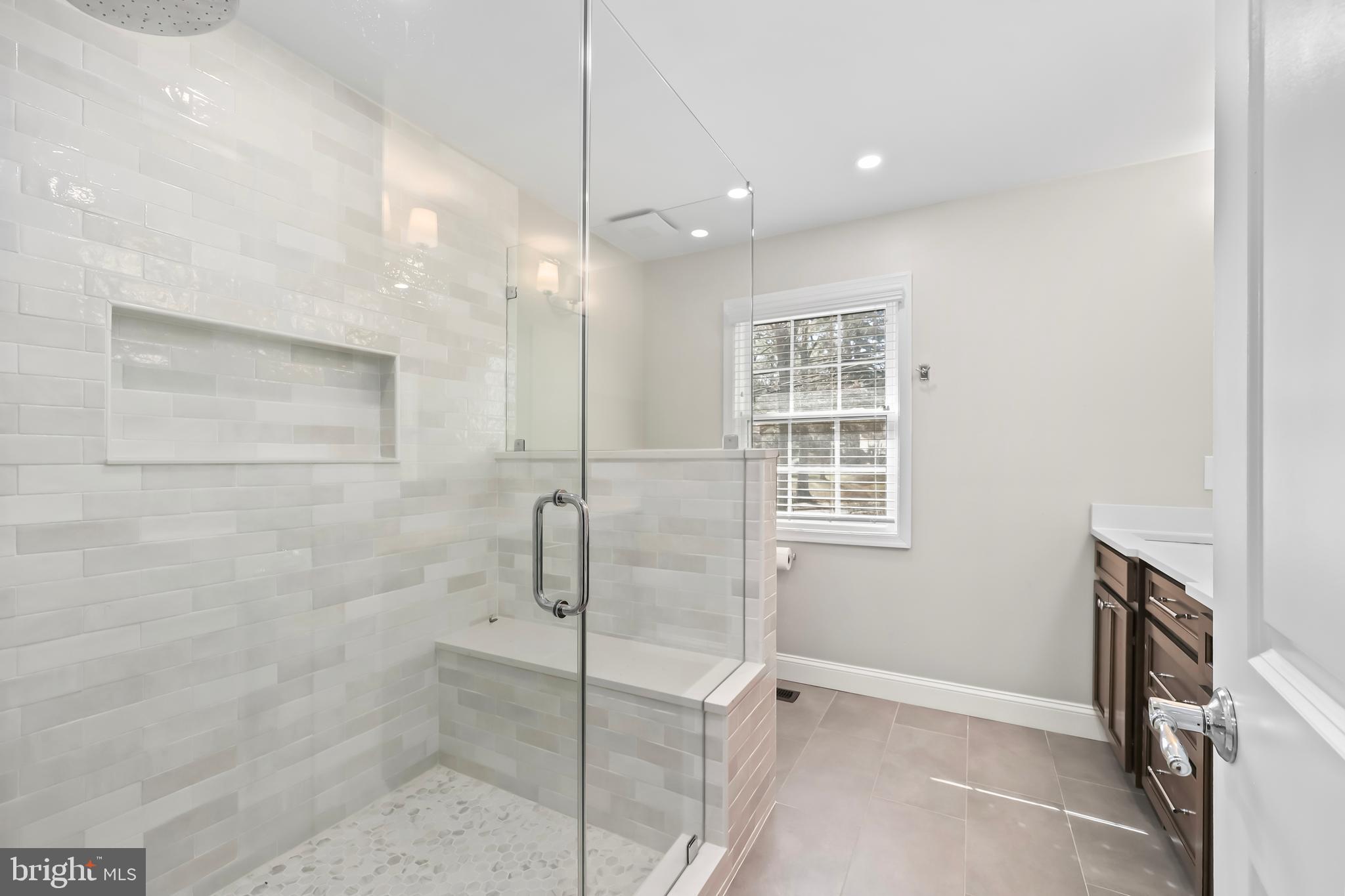 BARCROFT WOODS - Residential