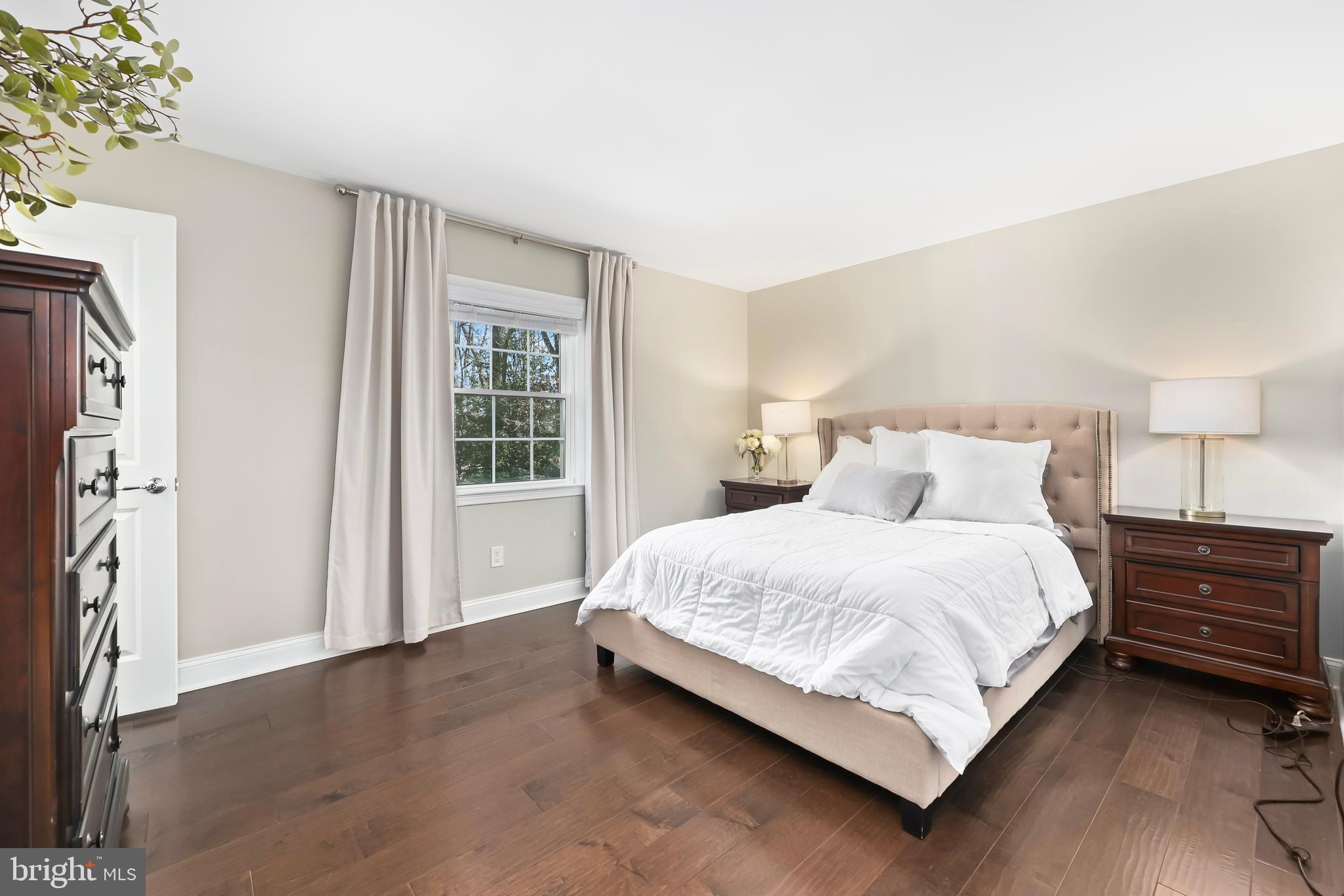 BARCROFT WOODS - Residential