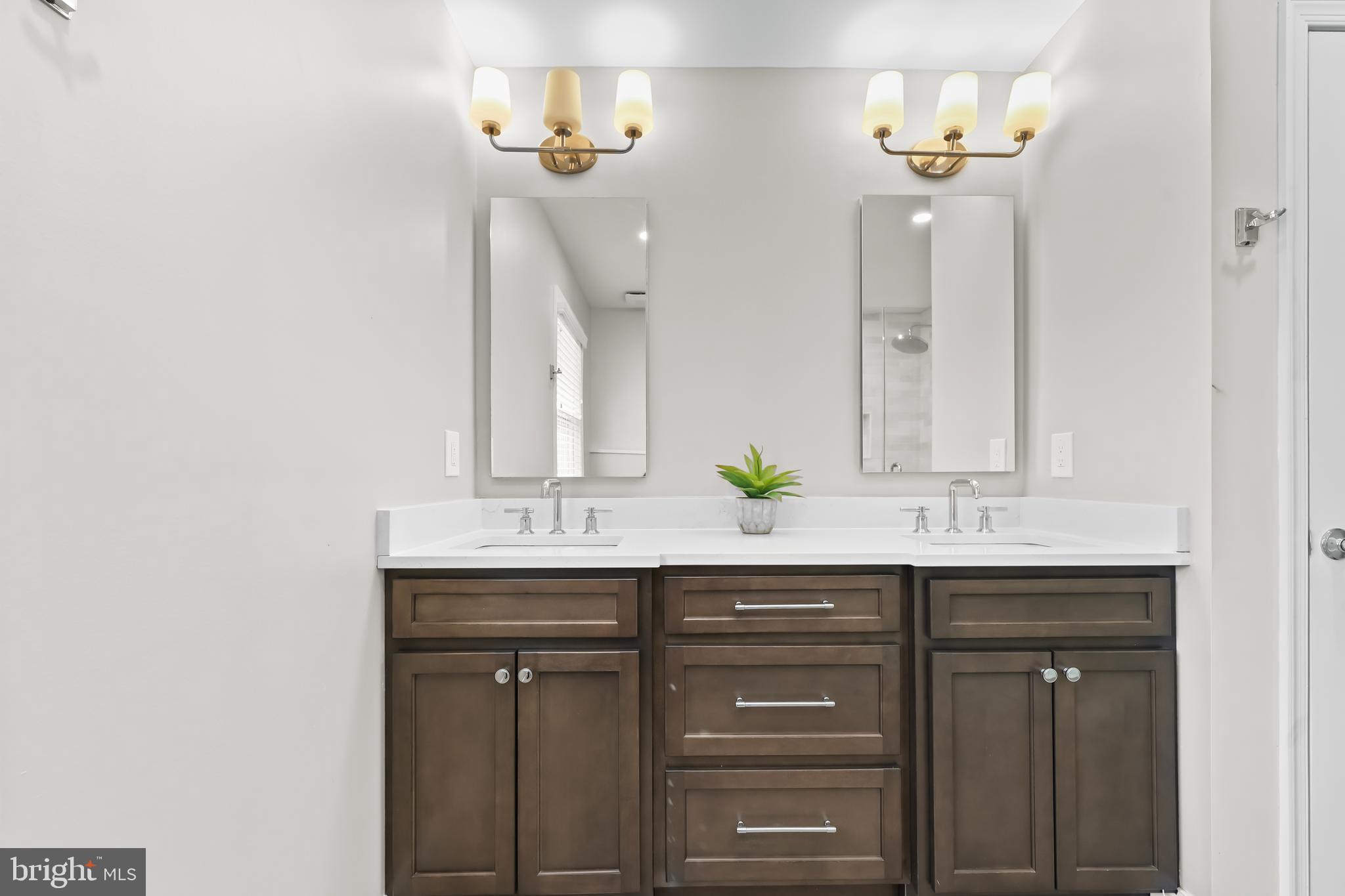 BARCROFT WOODS - Residential