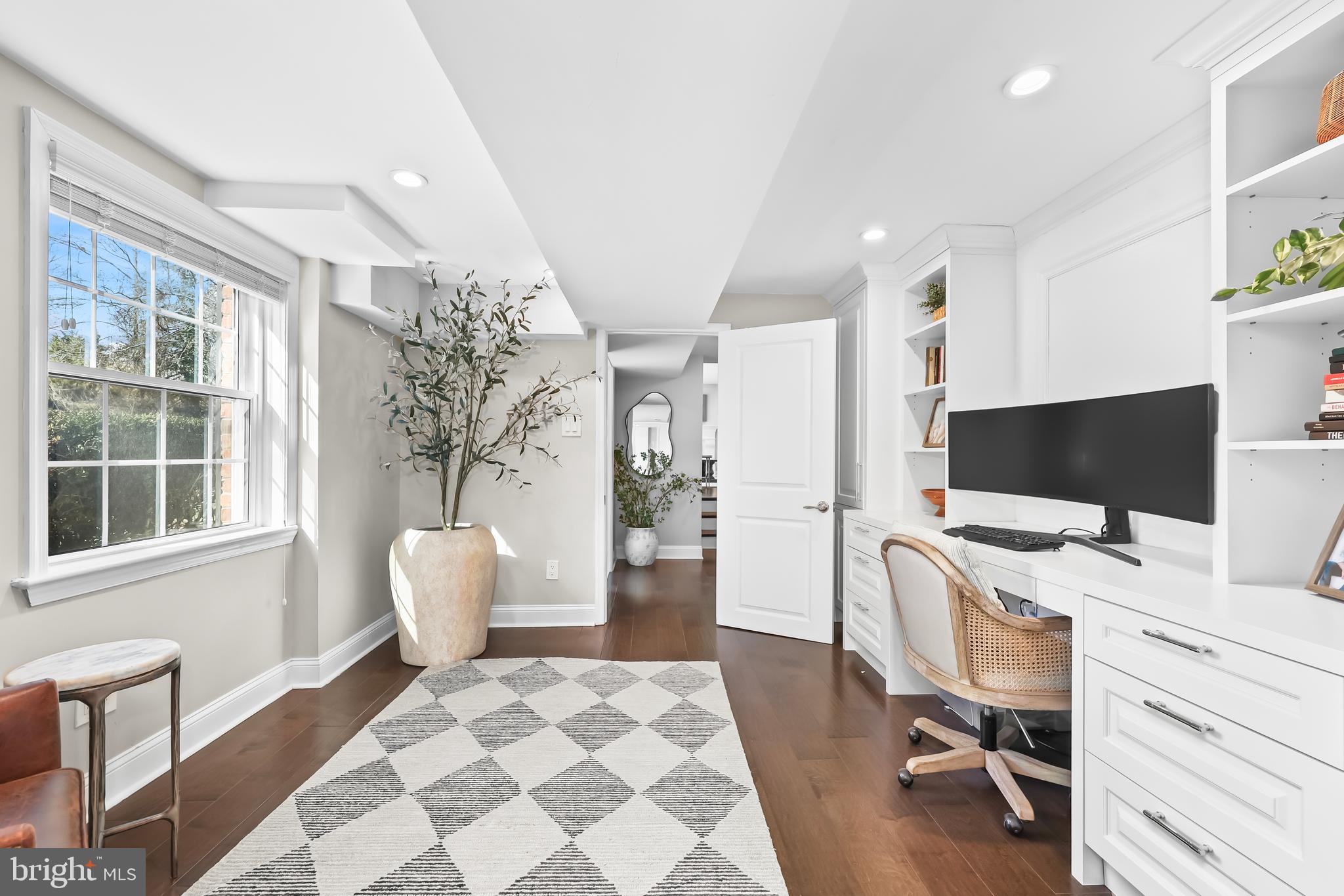 BARCROFT WOODS - Residential