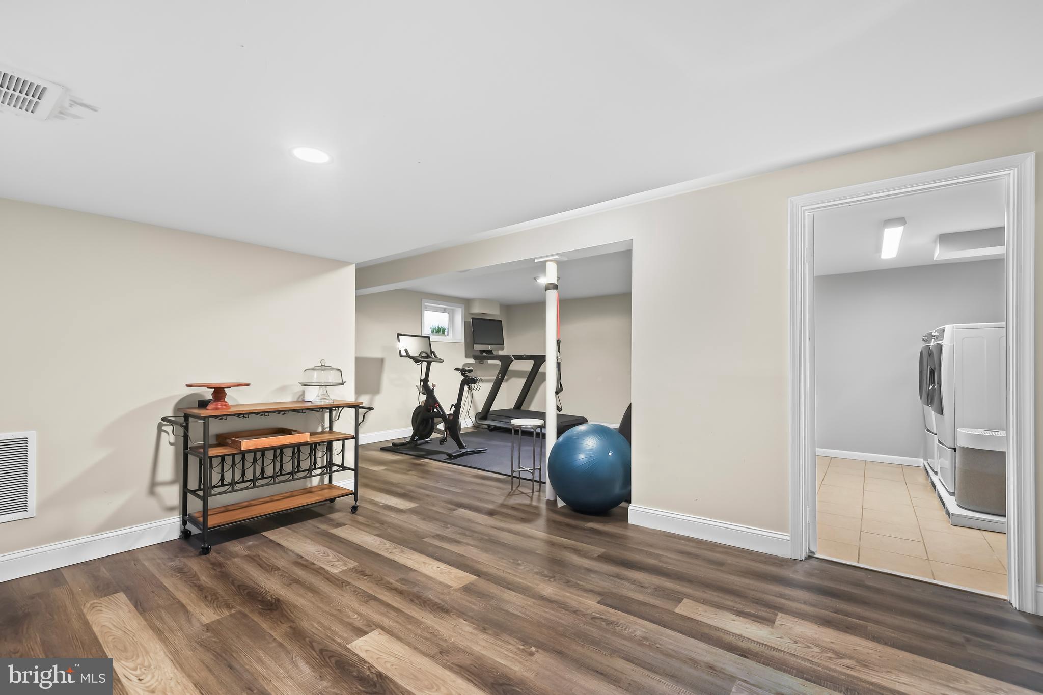 BARCROFT WOODS - Residential