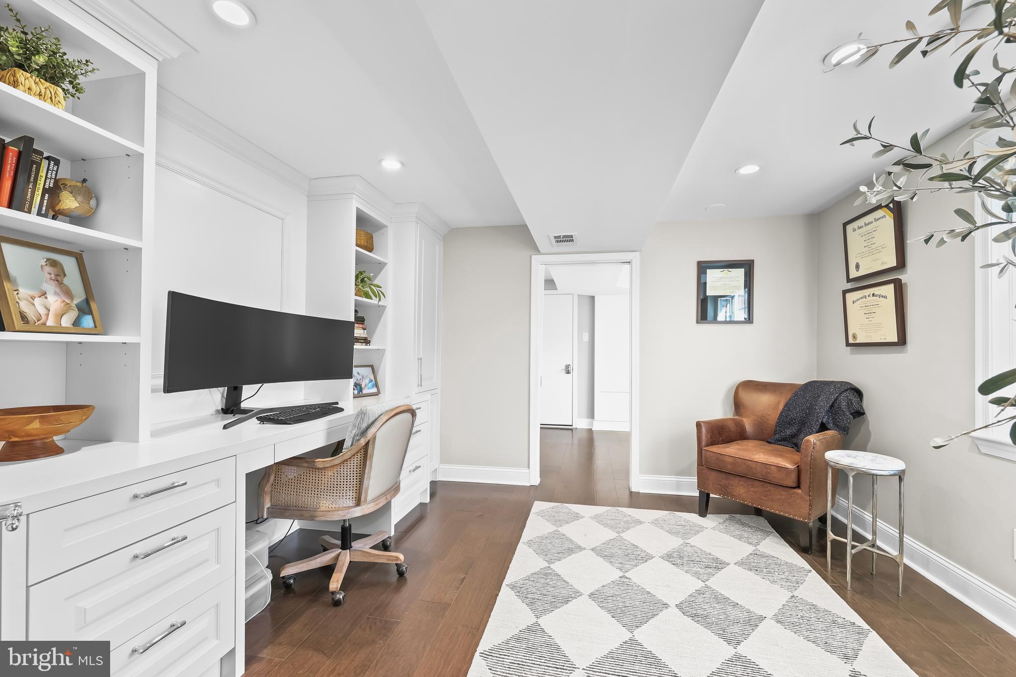 BARCROFT WOODS - Residential