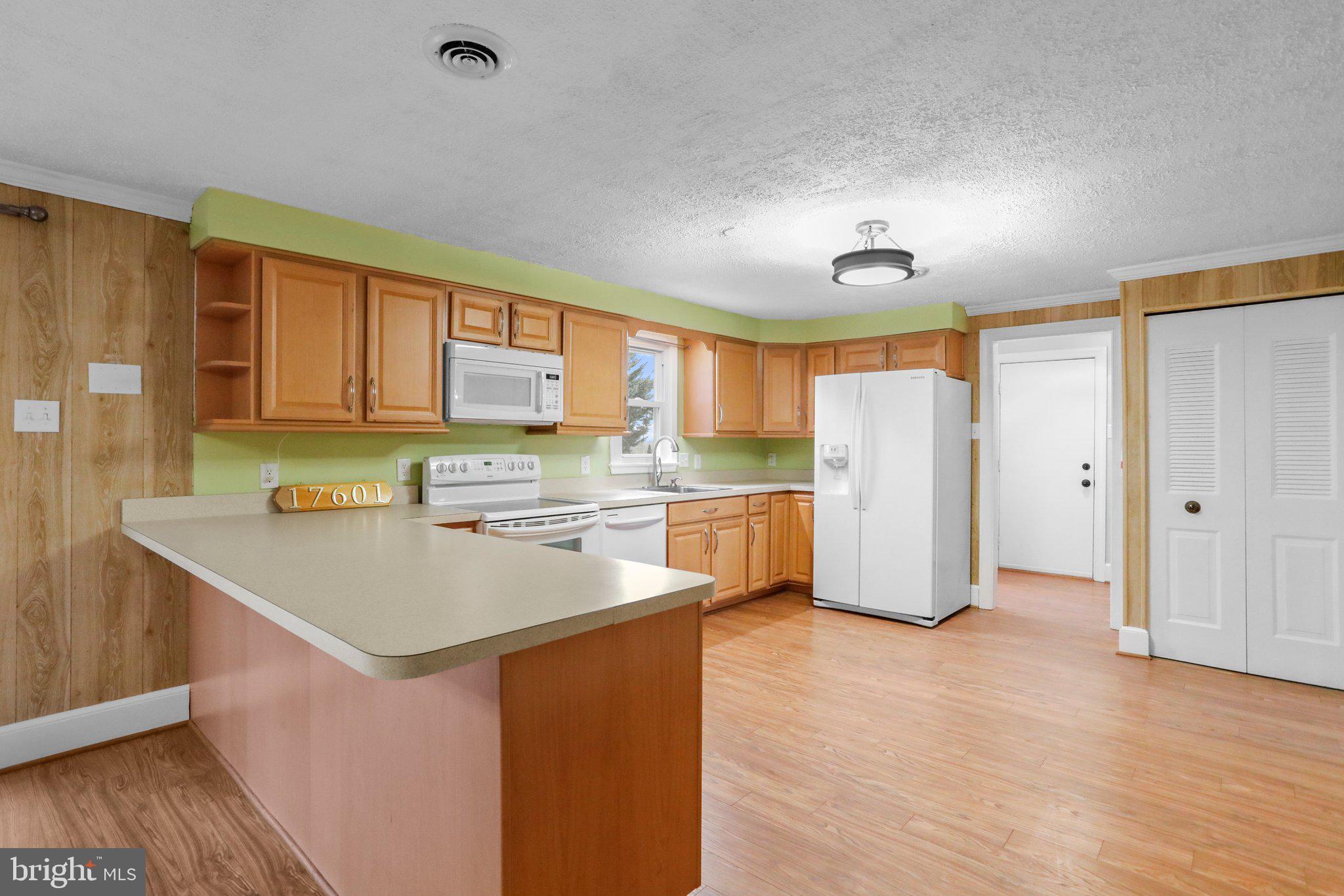 DARNESTOWN OUTSIDE - Residential