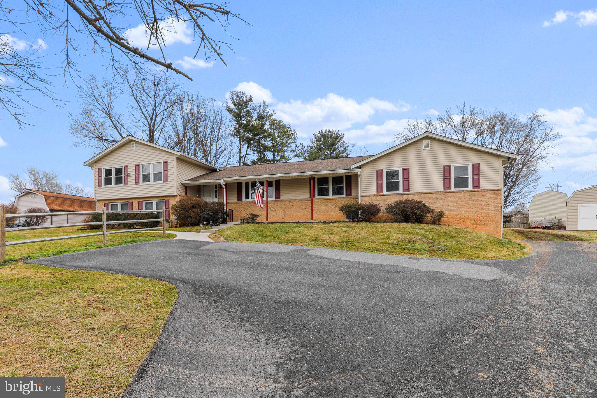 DARNESTOWN OUTSIDE - Residential