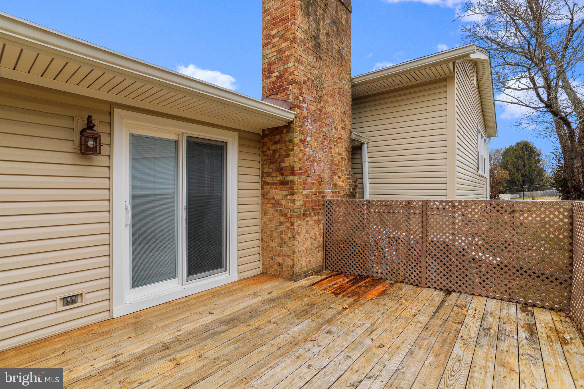 DARNESTOWN OUTSIDE - Residential