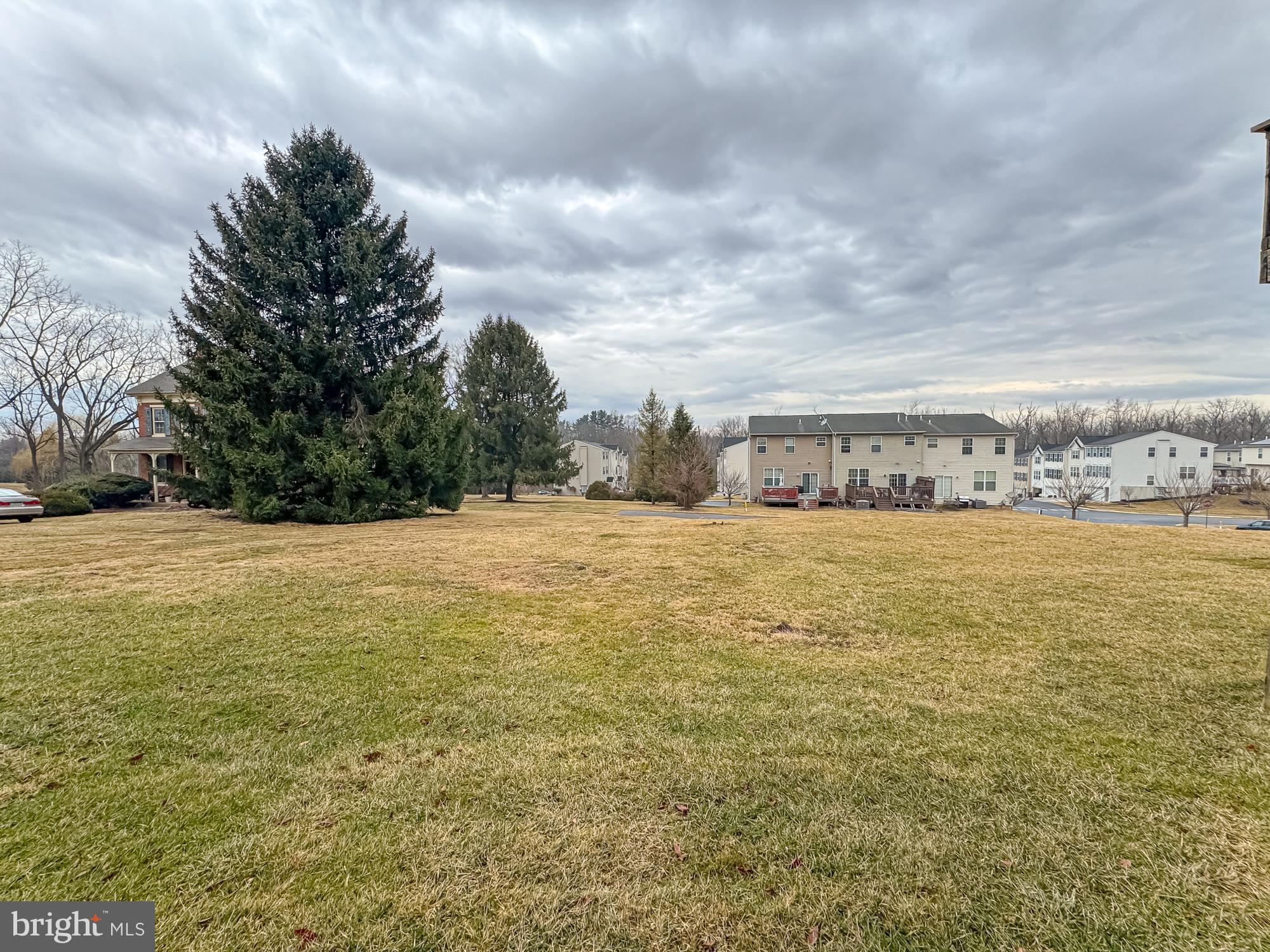 IRON BRIDGE LANDING - Residential