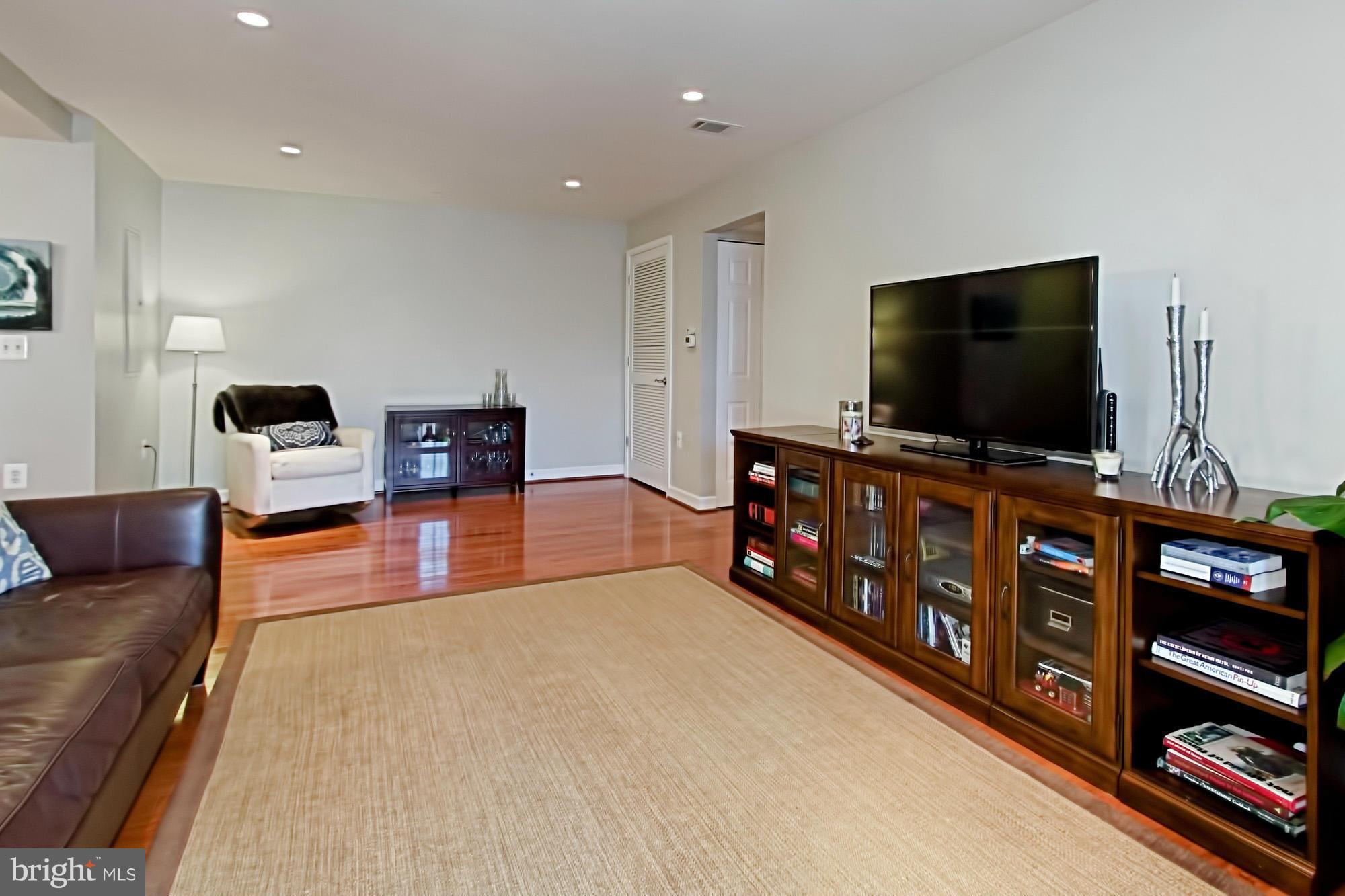 WEST VILLAGE OF SHIRLINGTON - Residential