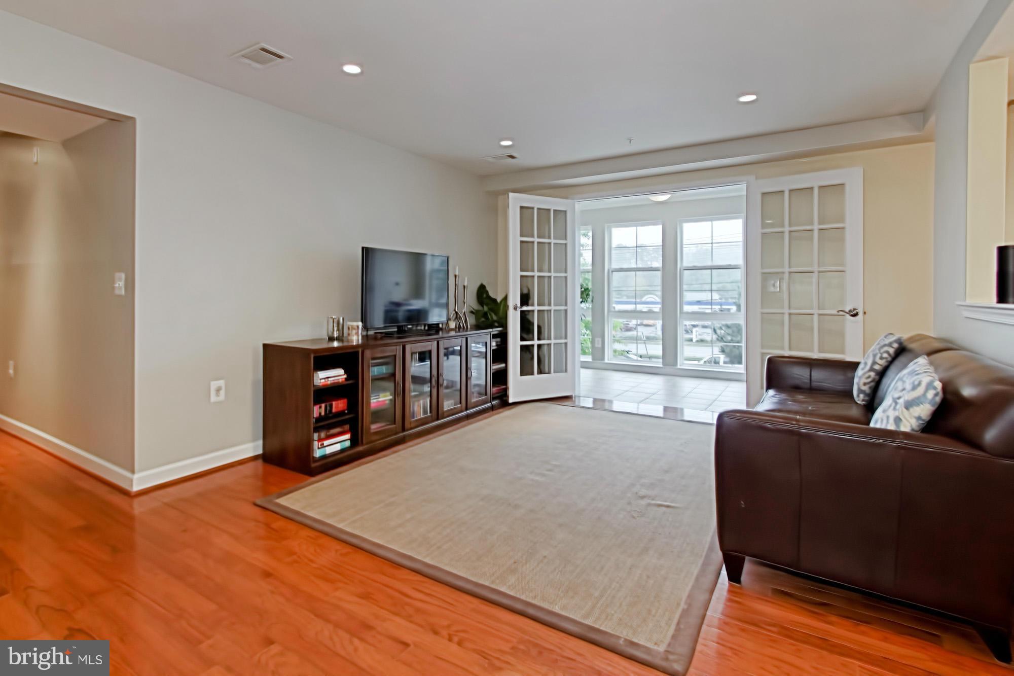 WEST VILLAGE OF SHIRLINGTON - Residential