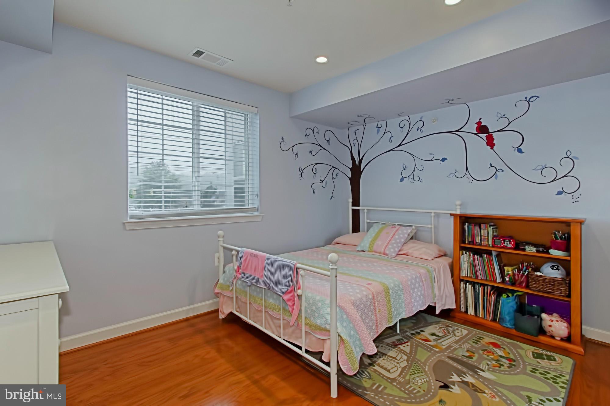 WEST VILLAGE OF SHIRLINGTON - Residential