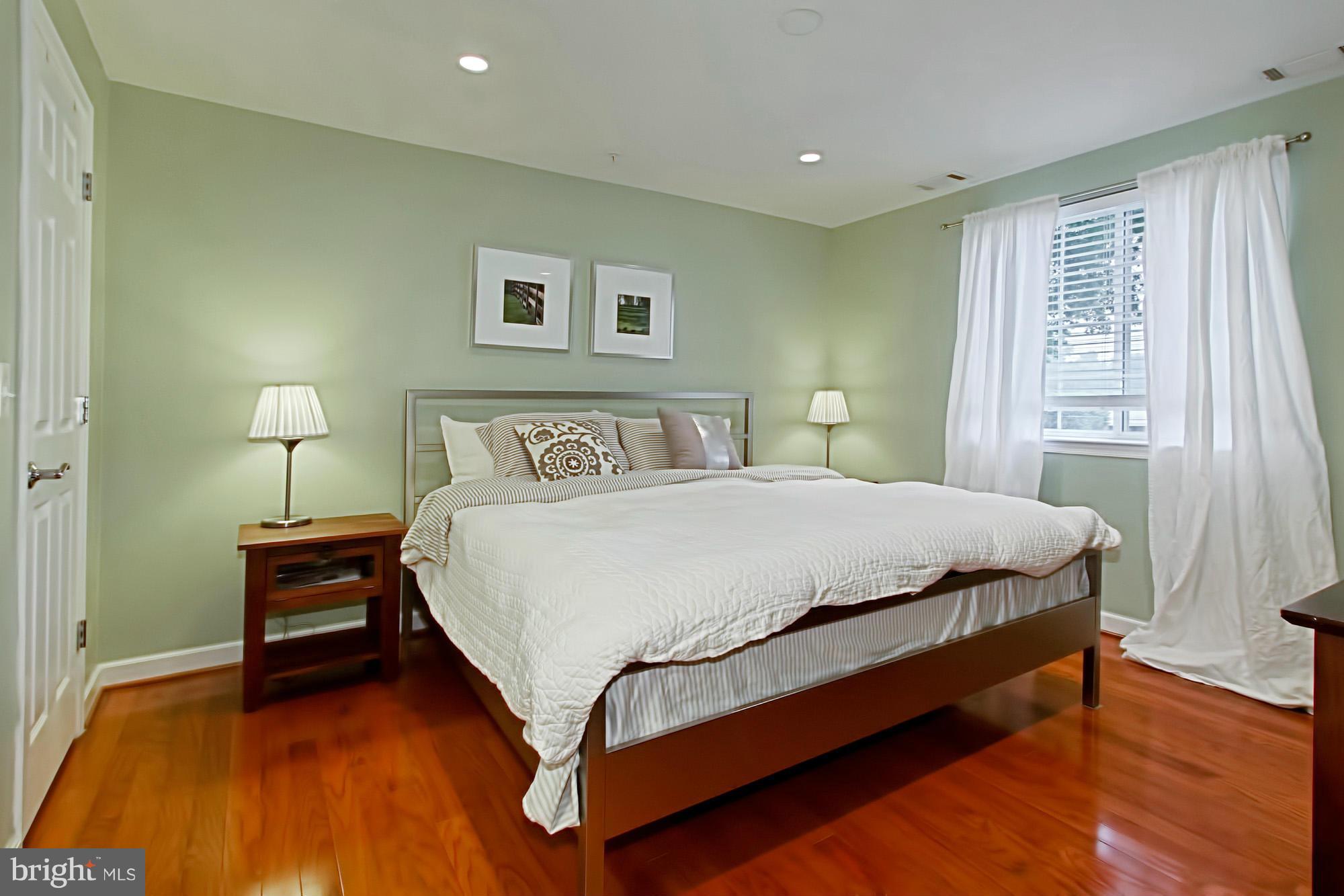 WEST VILLAGE OF SHIRLINGTON - Residential