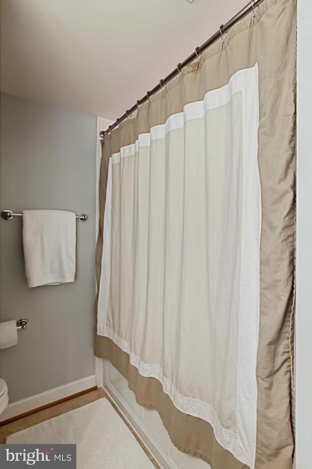 WEST VILLAGE OF SHIRLINGTON - Residential