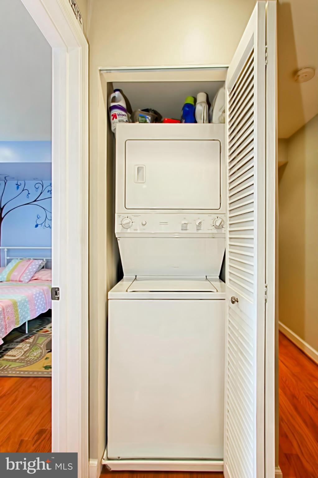 WEST VILLAGE OF SHIRLINGTON - Residential