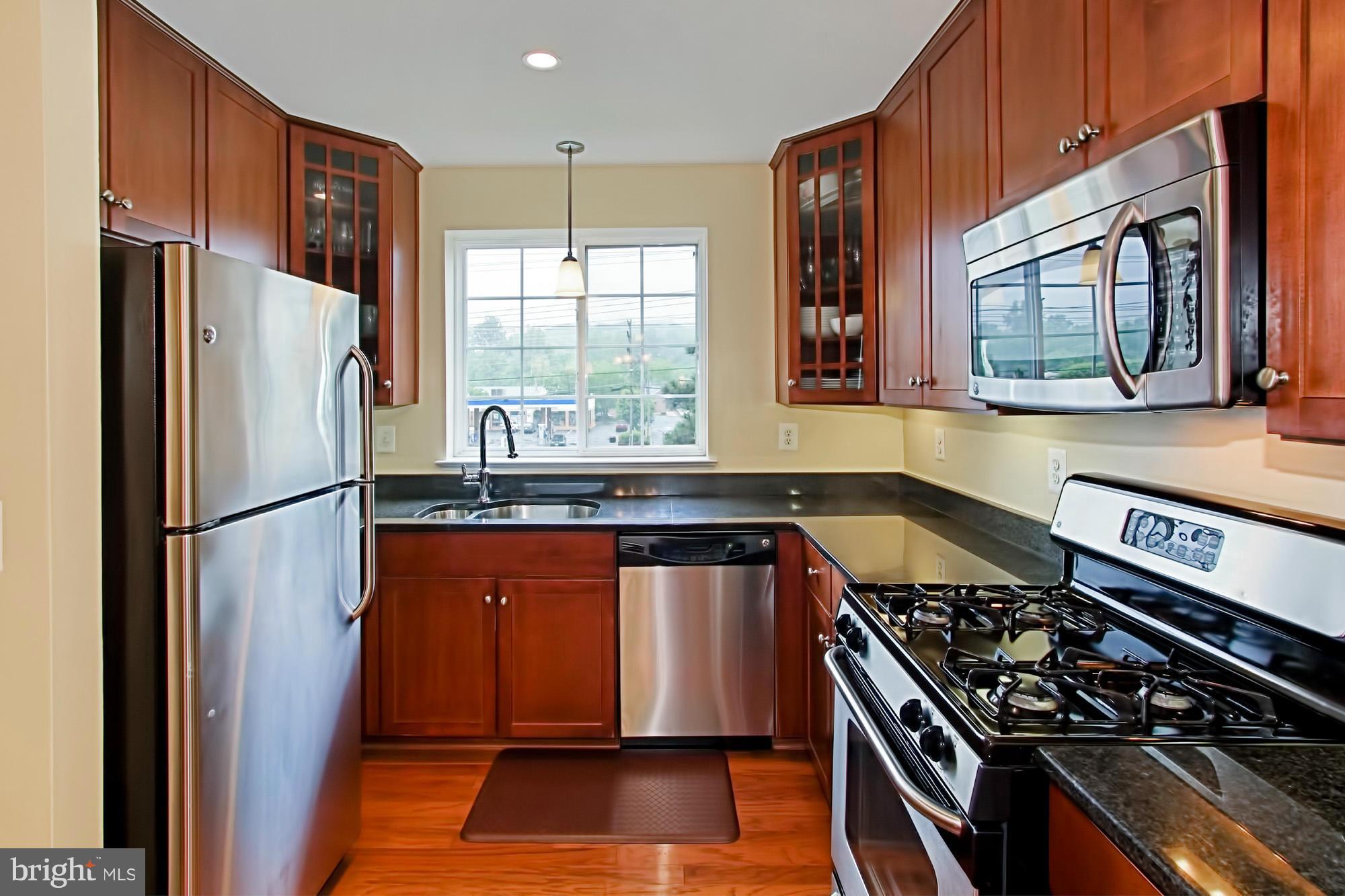 WEST VILLAGE OF SHIRLINGTON - Residential