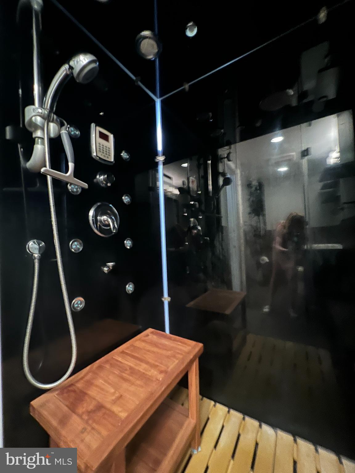 VILLAGE PARK - Residential Lease